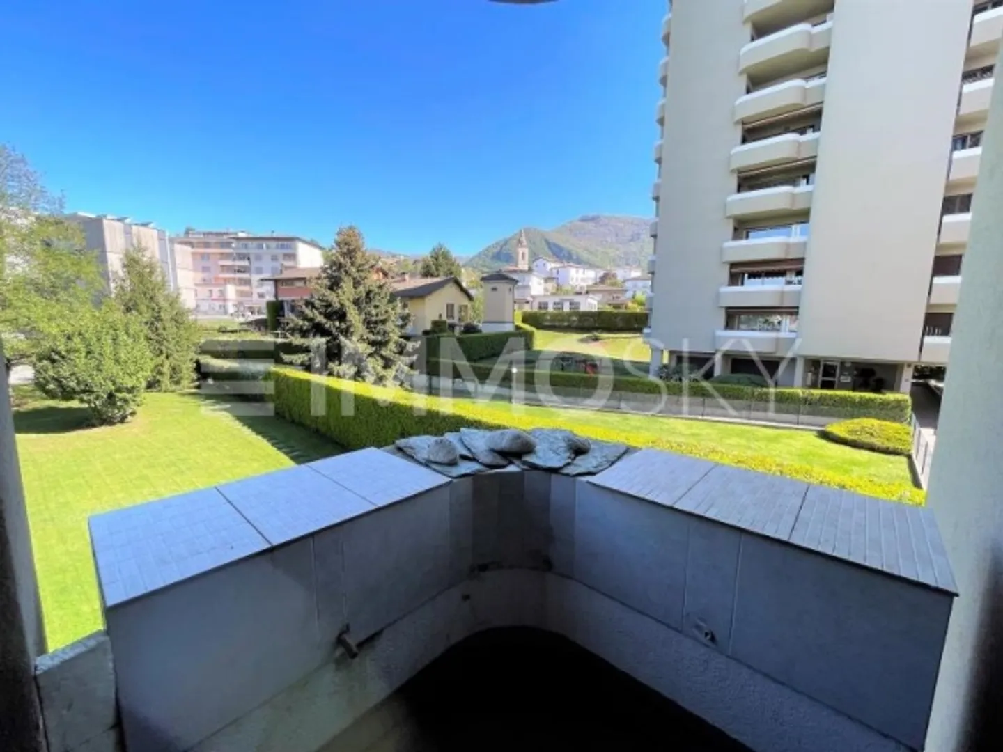 Solution unique dans une zone bien développée - Photo 1 sur 6