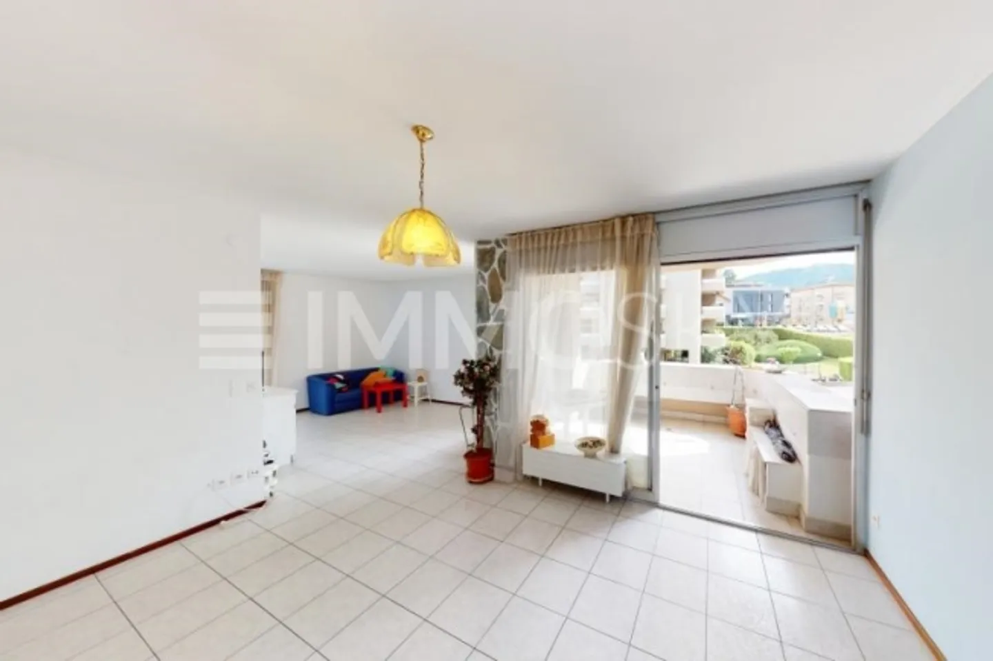 Solution unique dans une zone bien développée - Photo 2 sur 6