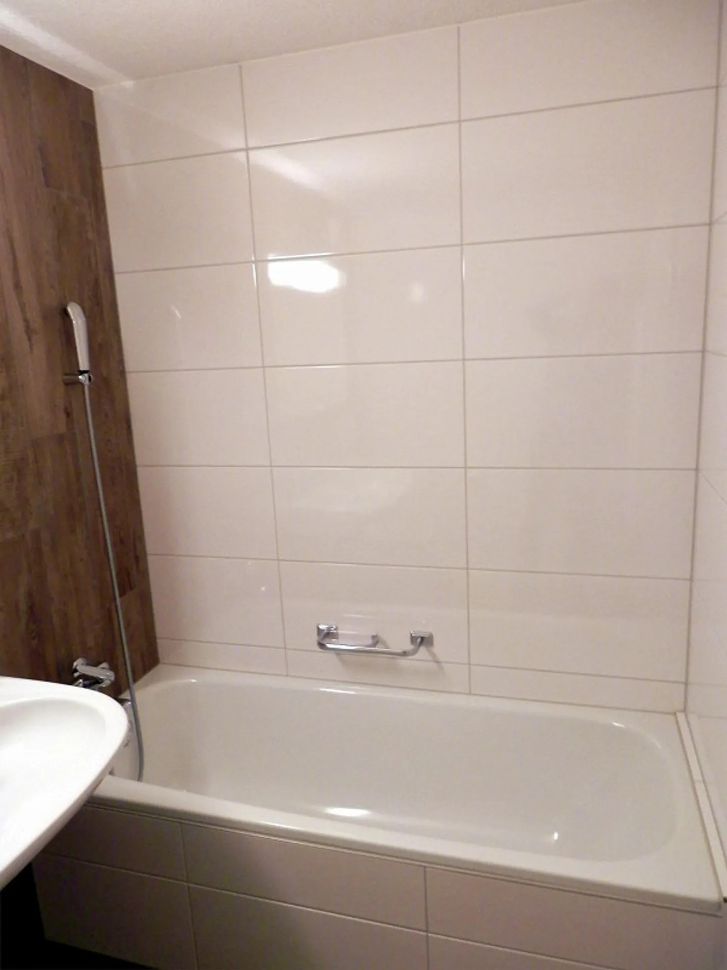 Appartamento 4.5 stanze appena ristrutturato con balcone, camino e garage sotterraneo - Foto 10 di 15