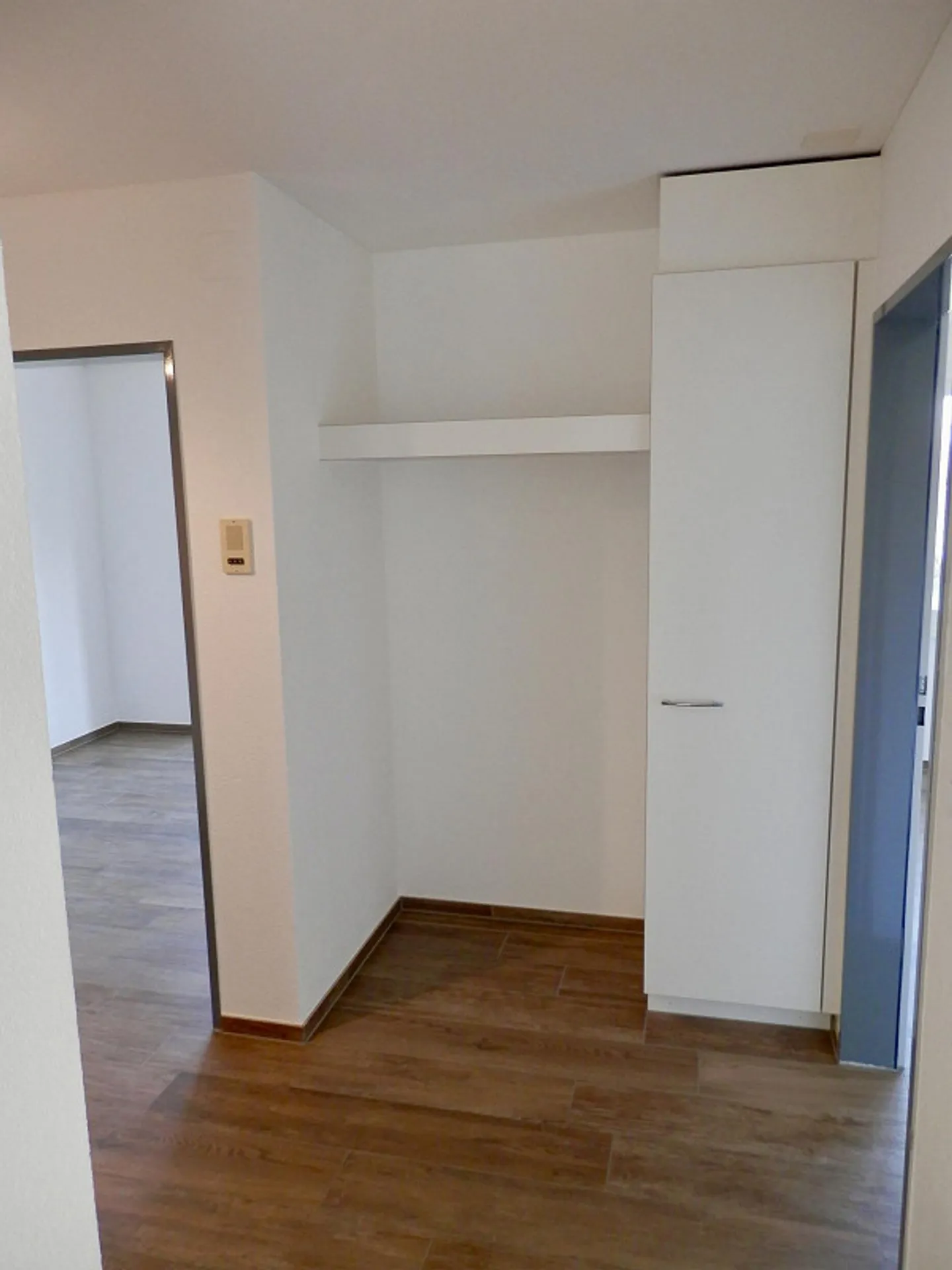 Appartamento 4.5 stanze appena ristrutturato con balcone, camino e garage sotterraneo - Foto 11 di 15