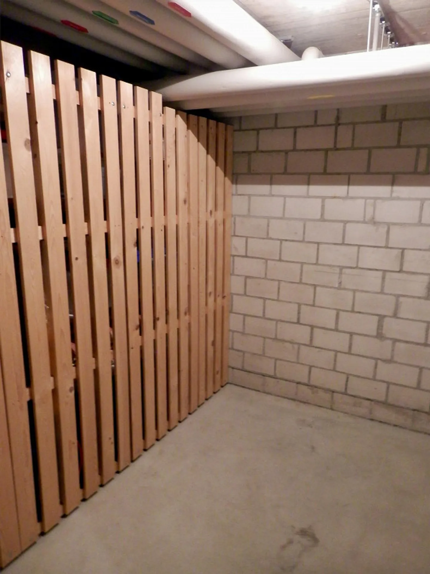 Appartamento 4.5 stanze appena ristrutturato con balcone, camino e garage sotterraneo - Foto 15 di 15
