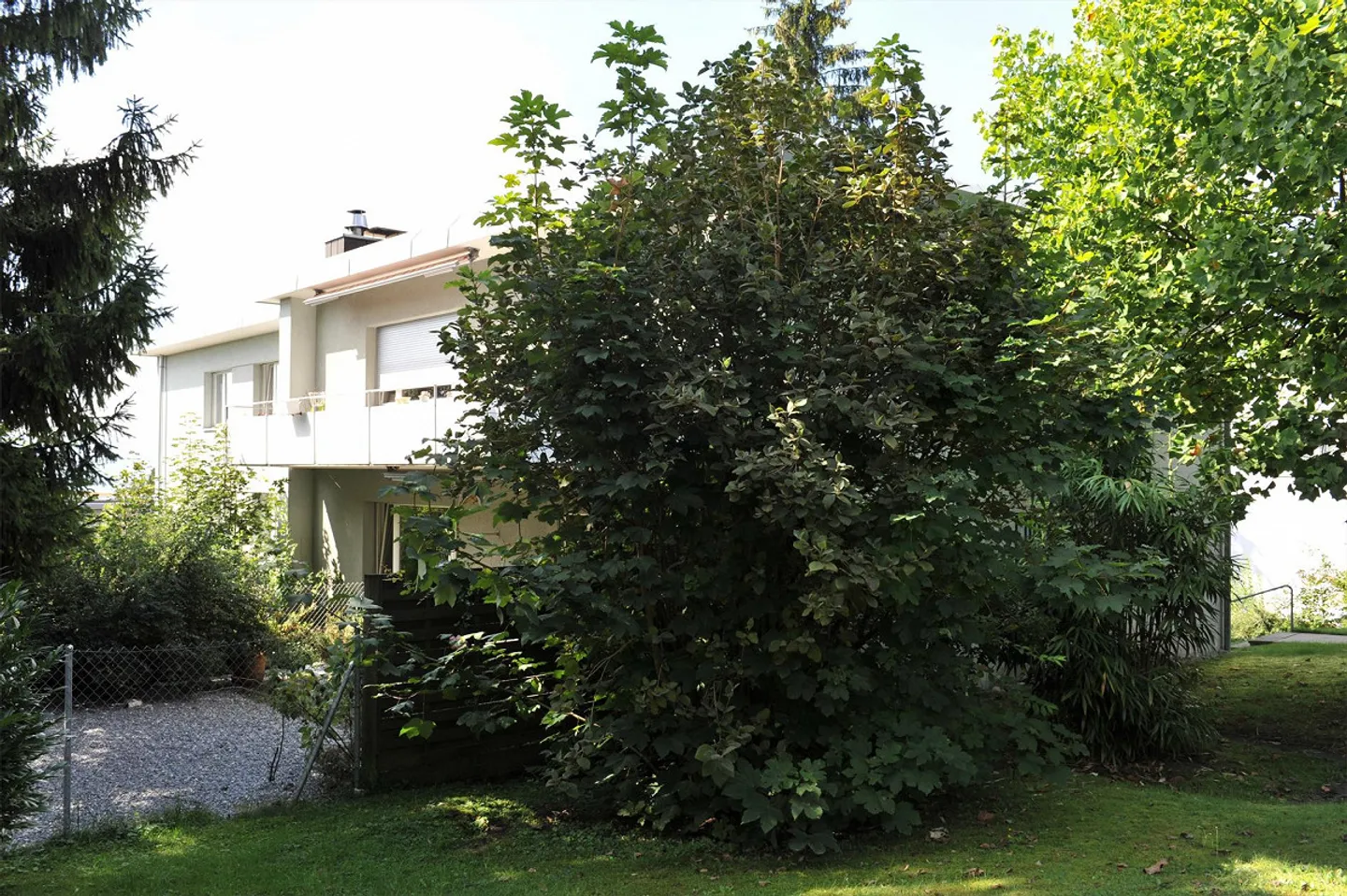 Zumikon - Dorfstrasse 28: Comfortable 3.5 and 4.5 room apartments - Photo 1 of 9