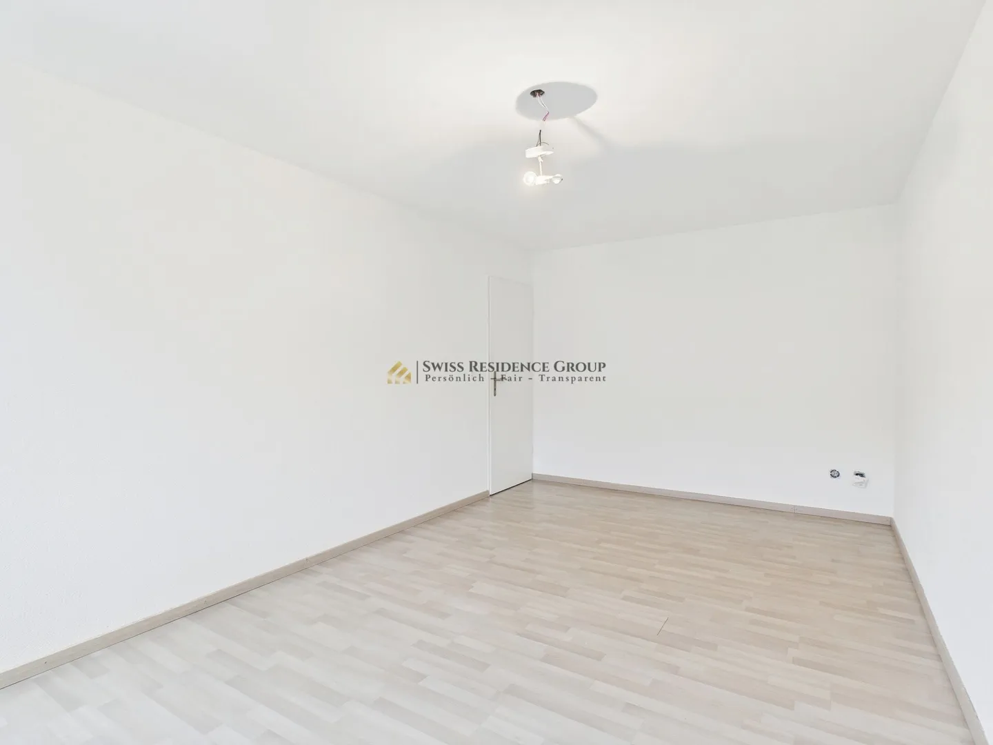 Bijou de jardin en emplacement privilégié : maison de ville de 5,5 pièces avec oasis verte privée - Photo 13 sur 20