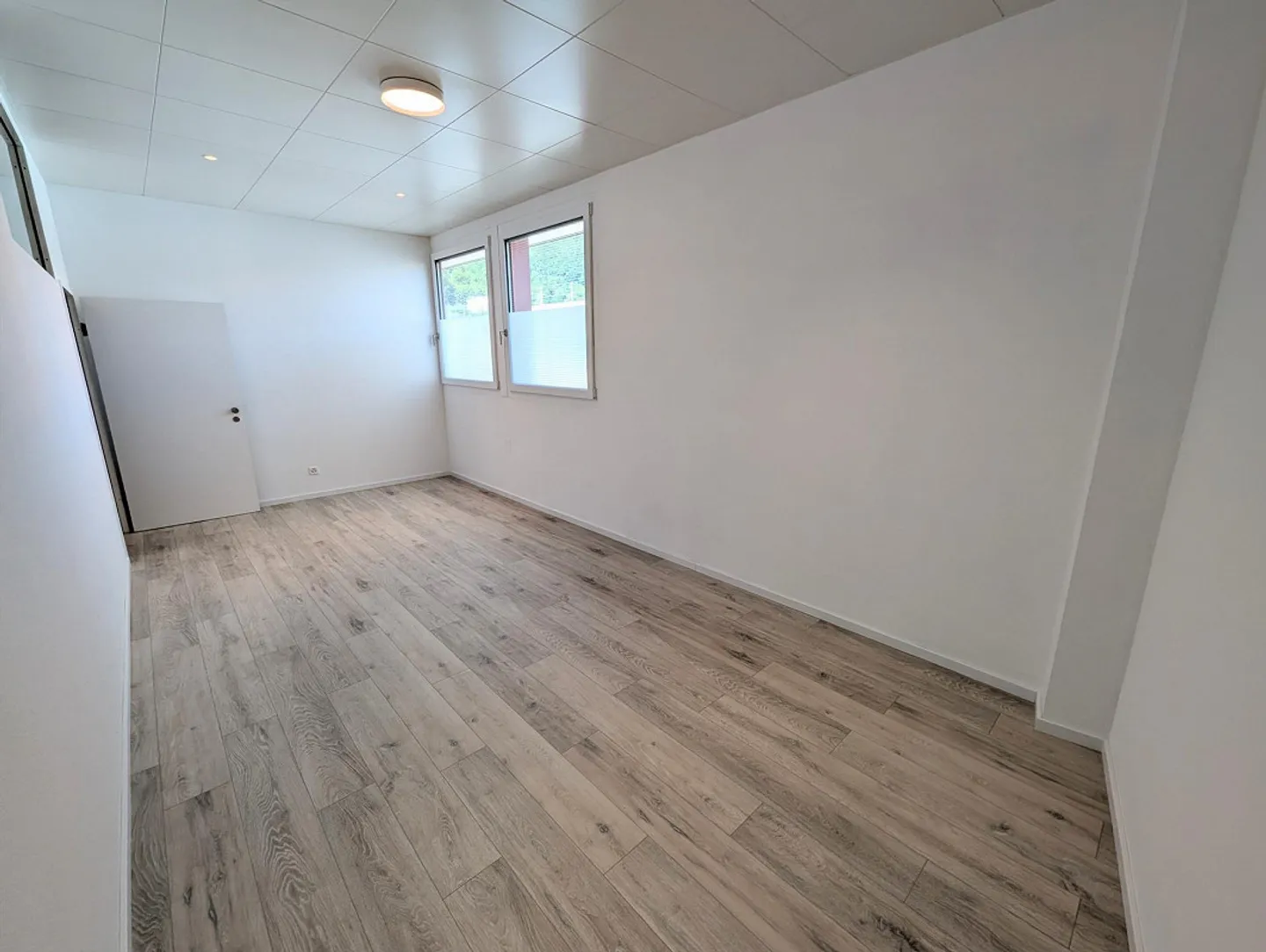 Multiple Practice Rooms for Rent in the Floating Center (19-33m²) - Photo 3 of 5