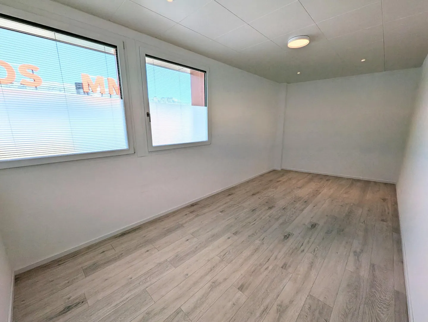 Multiple Practice Rooms for Rent in the Floating Center (19-33m²) - Photo 2 of 5