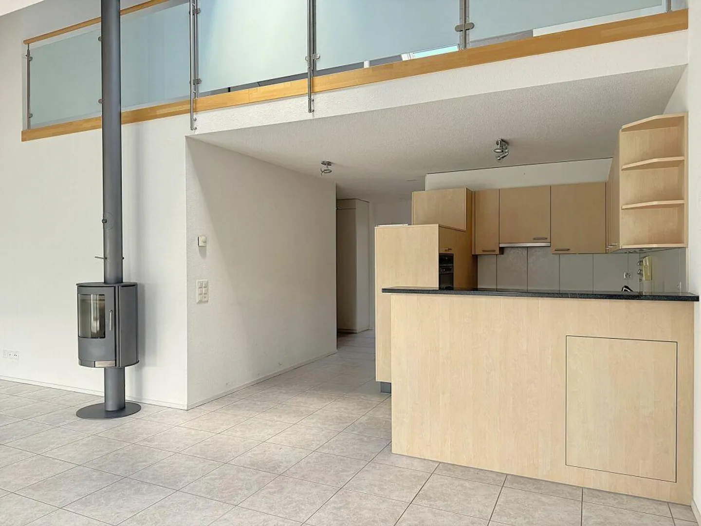 Charmante Duplexwohnung mit Galerie - Foto 3 von 15