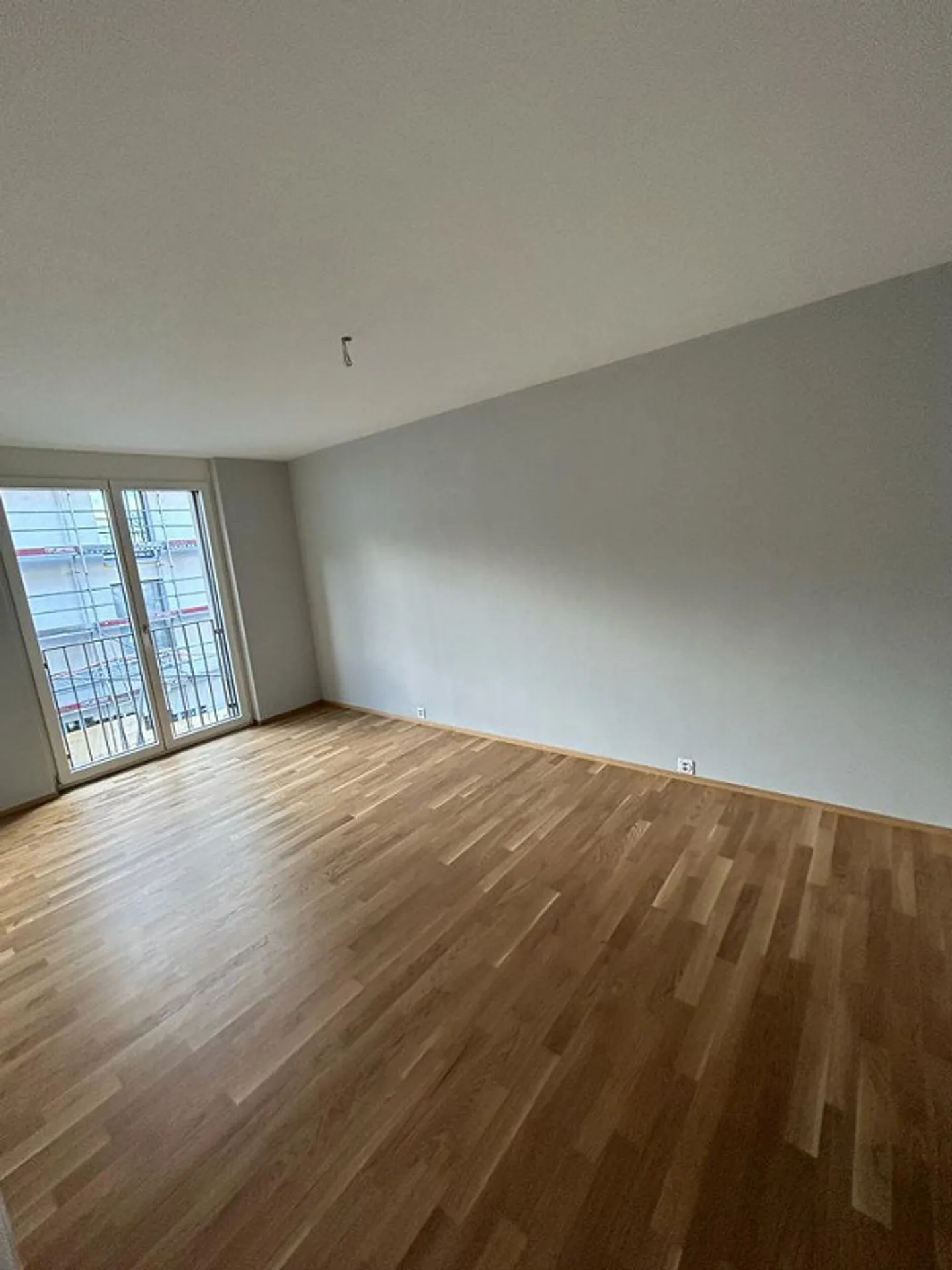 Modern 2.5 Room Apartment - Photo 4 of 6