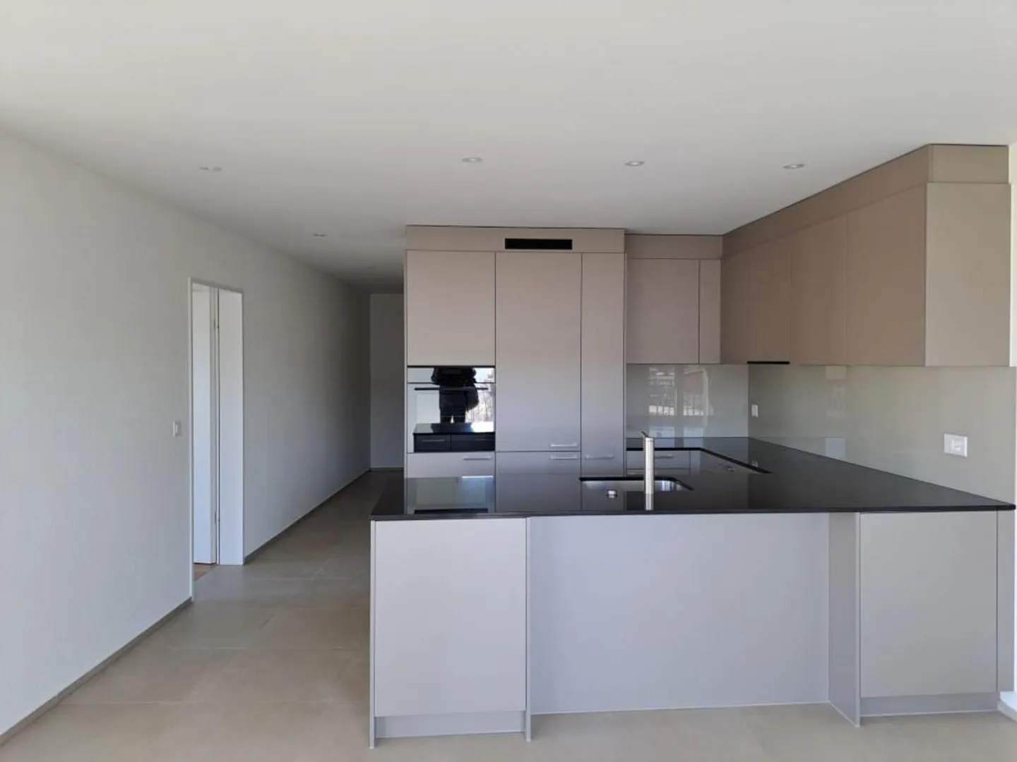 Appartement moderne près de Zurich directement à la gare - Photo 2 sur 8