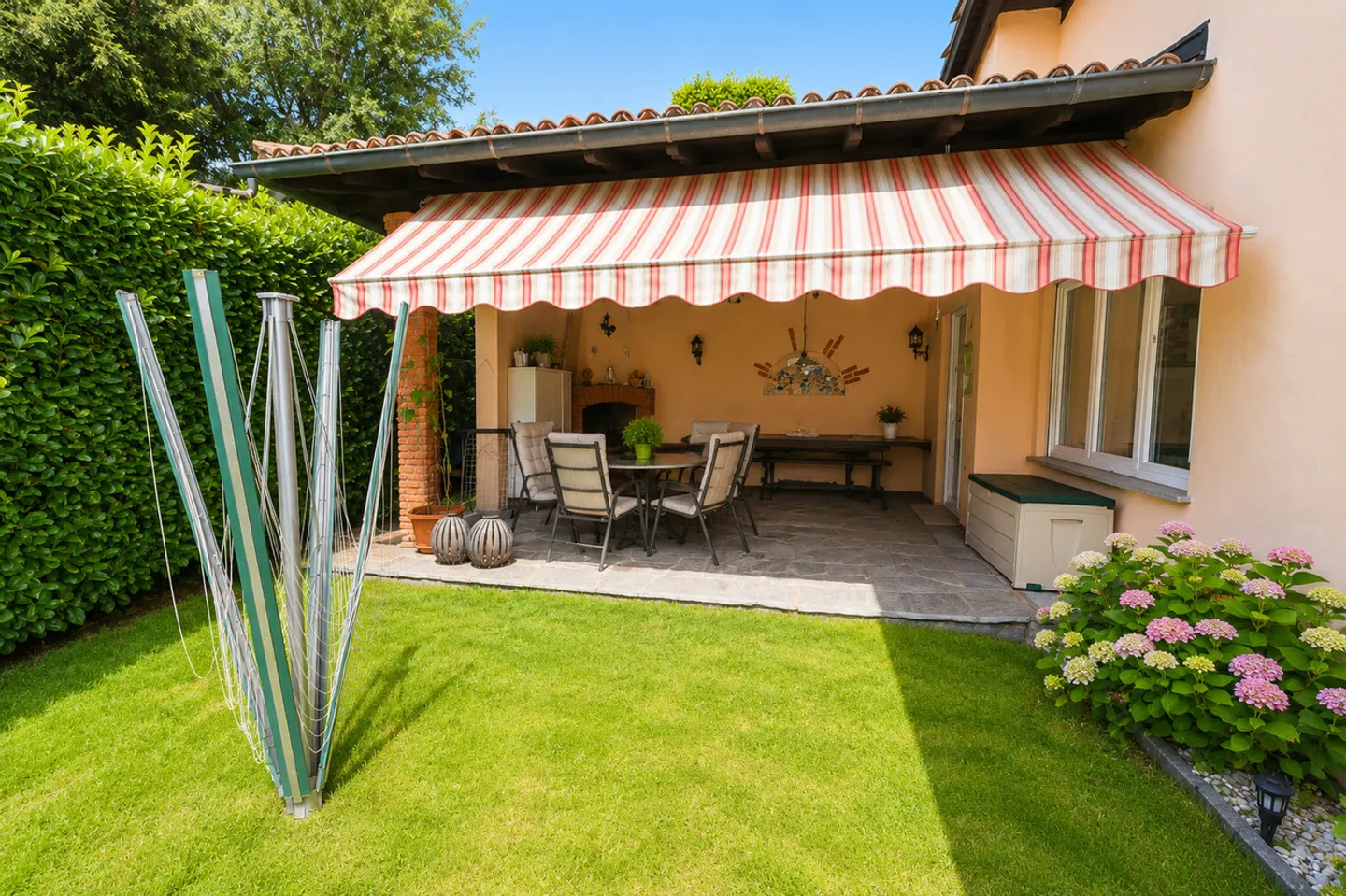 An Oasis of Tranquility: Villa with Pool and Panoramic View - Photo 6 of 20