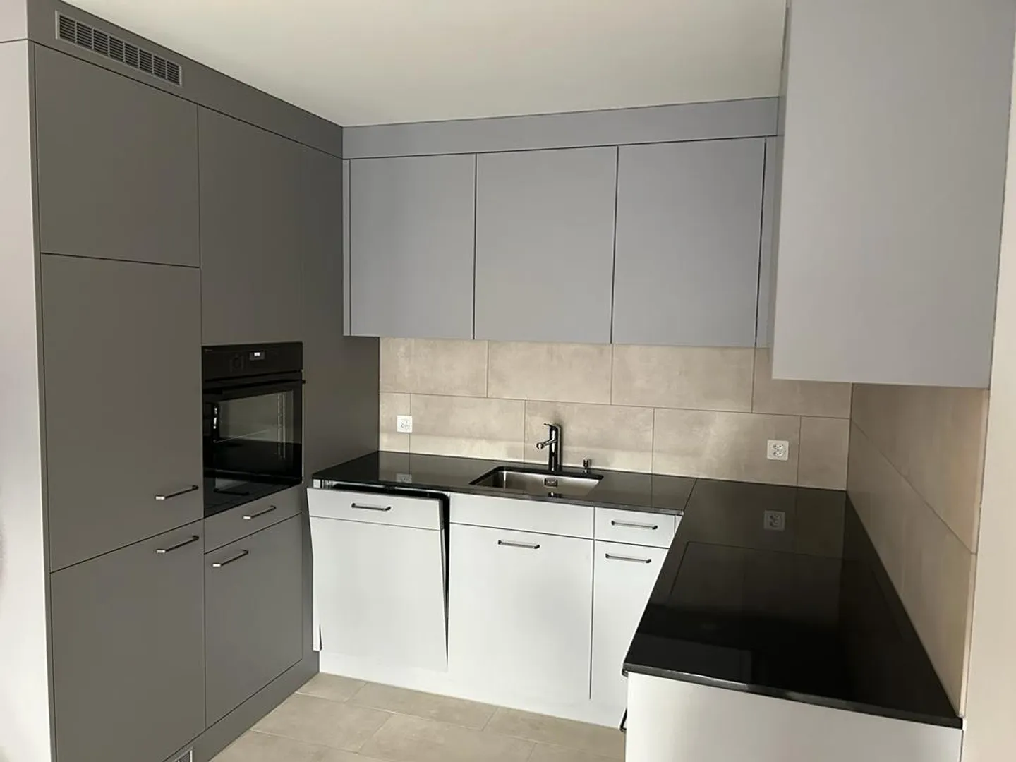 Modern 2.5 Room Apartment - Photo 6 of 6