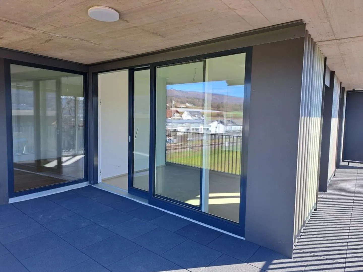 Appartement moderne près de Zurich directement à la gare - Photo 1 sur 8