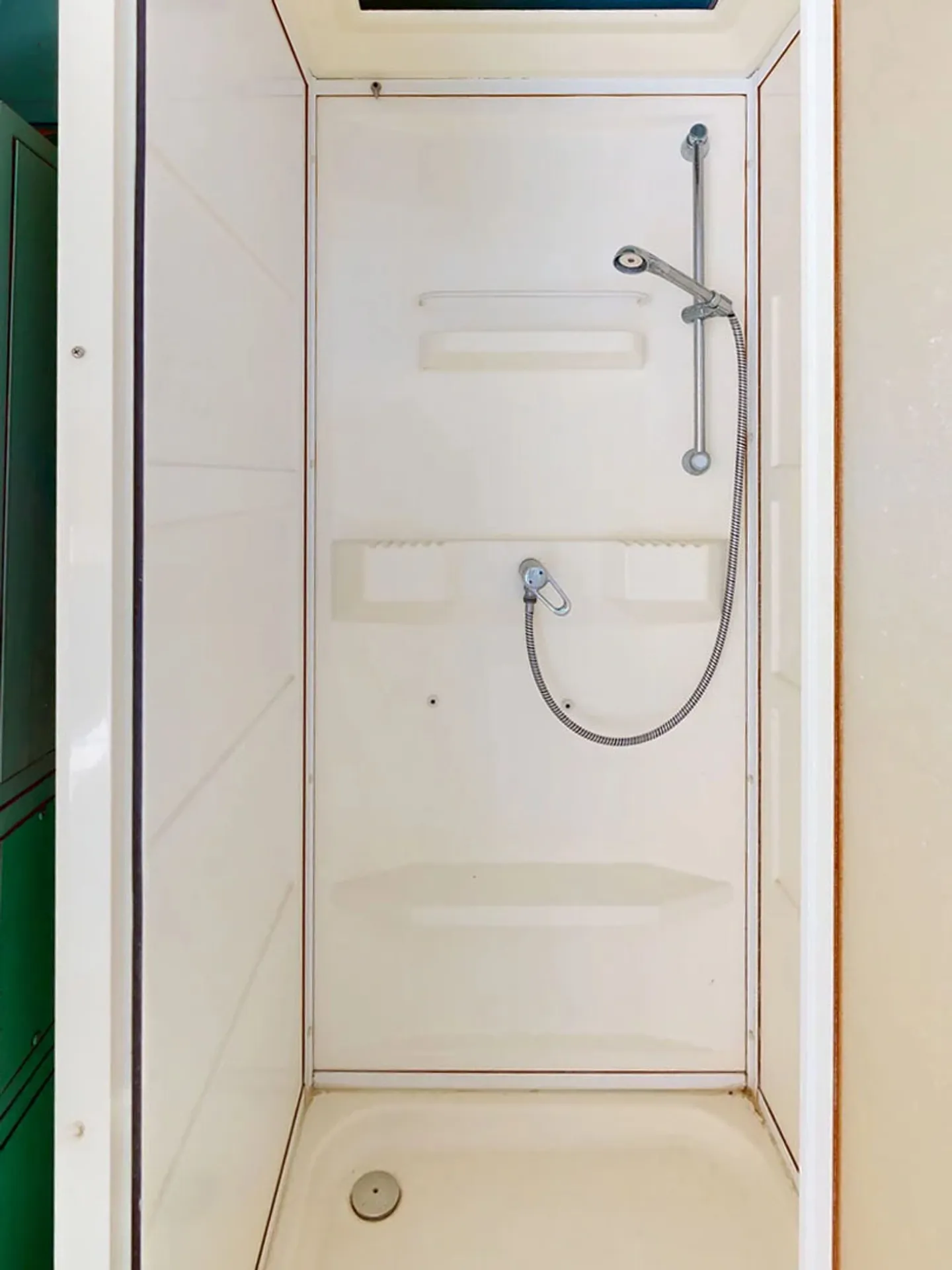 Villa con studio medico e piscina in posizione privilegiata - Foto 25 di 29