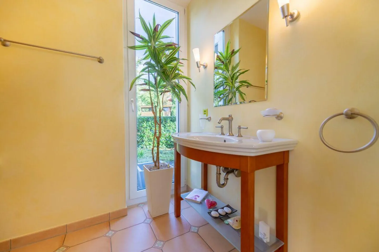 Zeitlose Architektur mit Stil - Grosszügiges Einfamilienhaus mit Na... - Foto 8 von 30