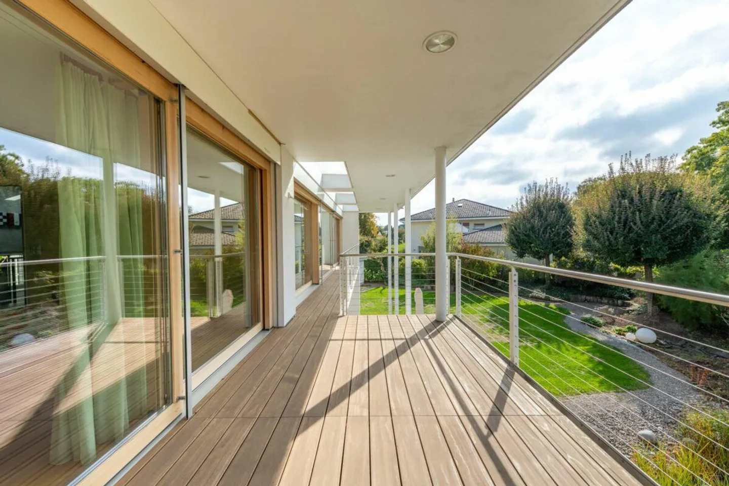 Zeitlose Architektur mit Stil - Grosszügiges Einfamilienhaus mit Na... - Foto 14 von 30