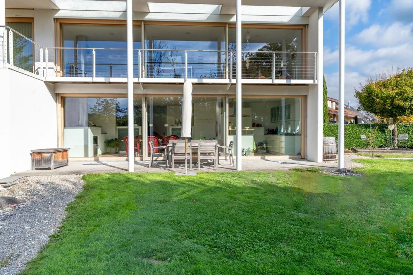 Zeitlose Architektur mit Stil - Grosszügiges Einfamilienhaus mit Na... - Foto 23 von 30