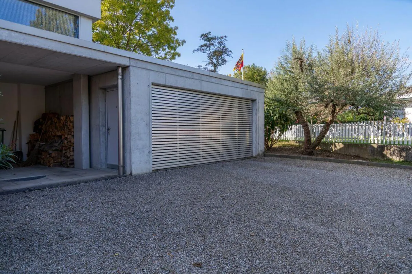 Zeitlose Architektur mit Stil - Grosszügiges Einfamilienhaus mit Na... - Foto 28 von 30