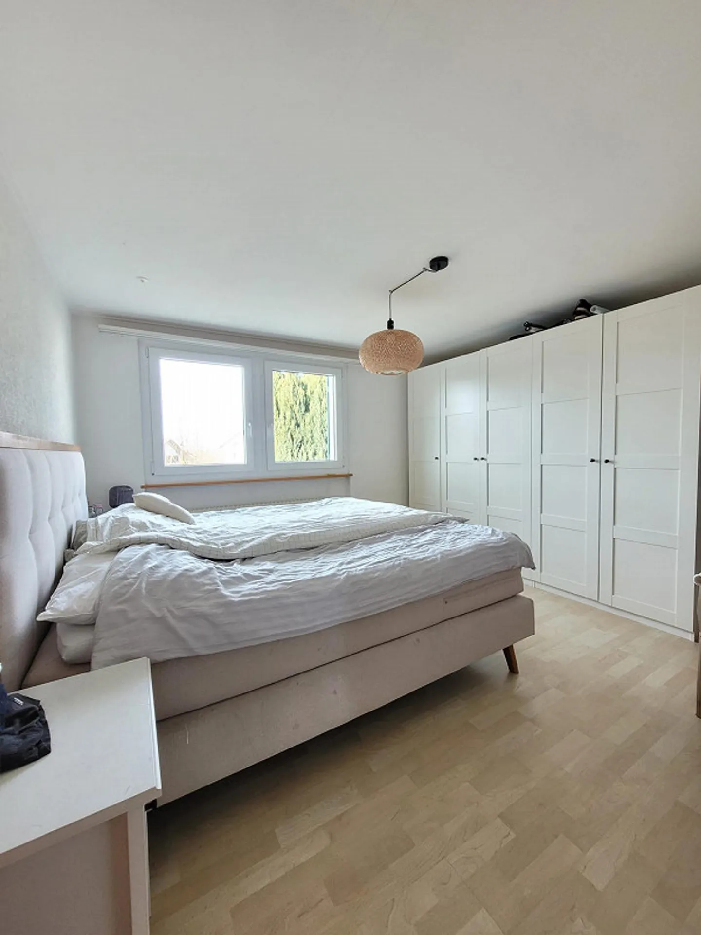 Ampio appartamento di 4 stanze in una casa bifamiliare - Foto 4 di 9