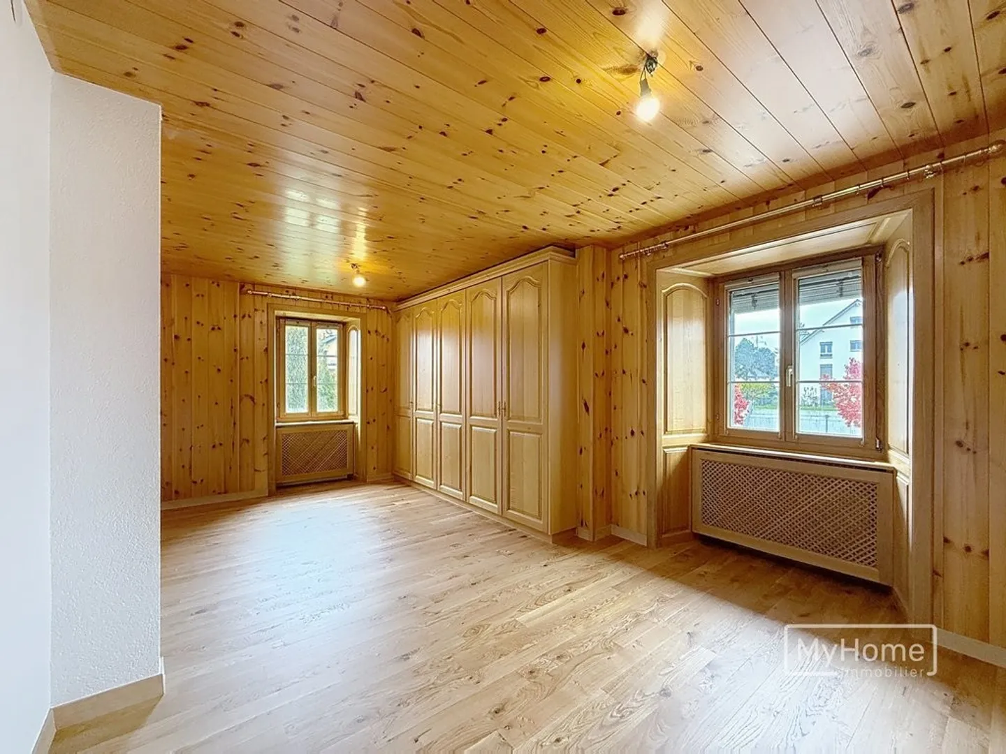 Large 4.5-room apartment on the 1st floor - Photo 3 of 9