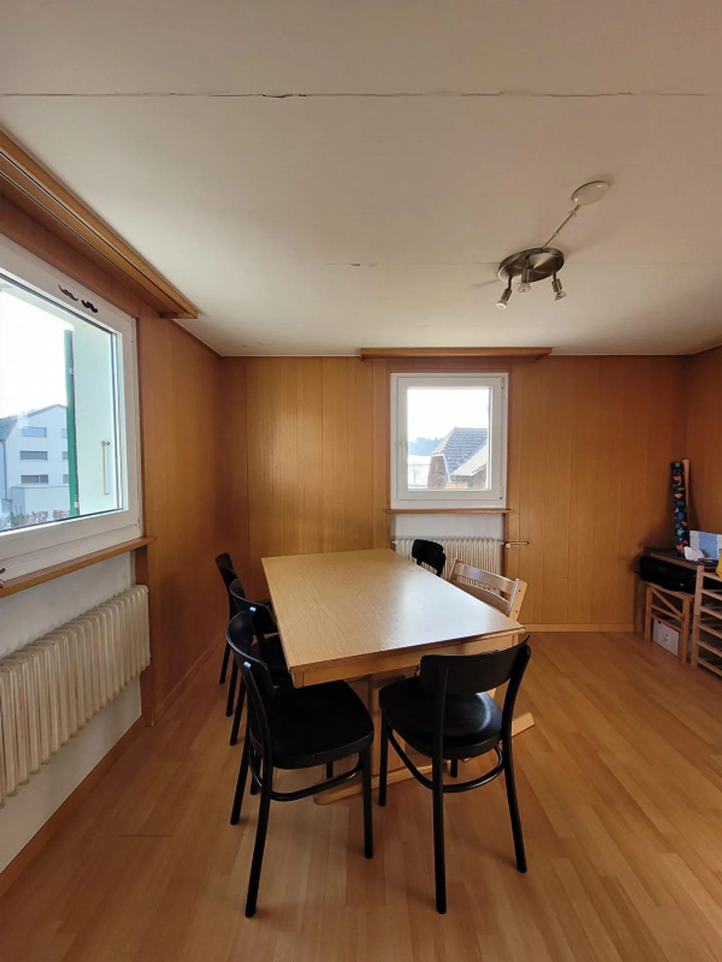 Ampio appartamento di 4 stanze in una casa bifamiliare - Foto 5 di 9