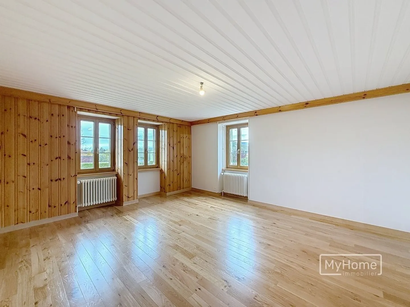 Large 4.5-room apartment on the 1st floor - Photo 2 of 9