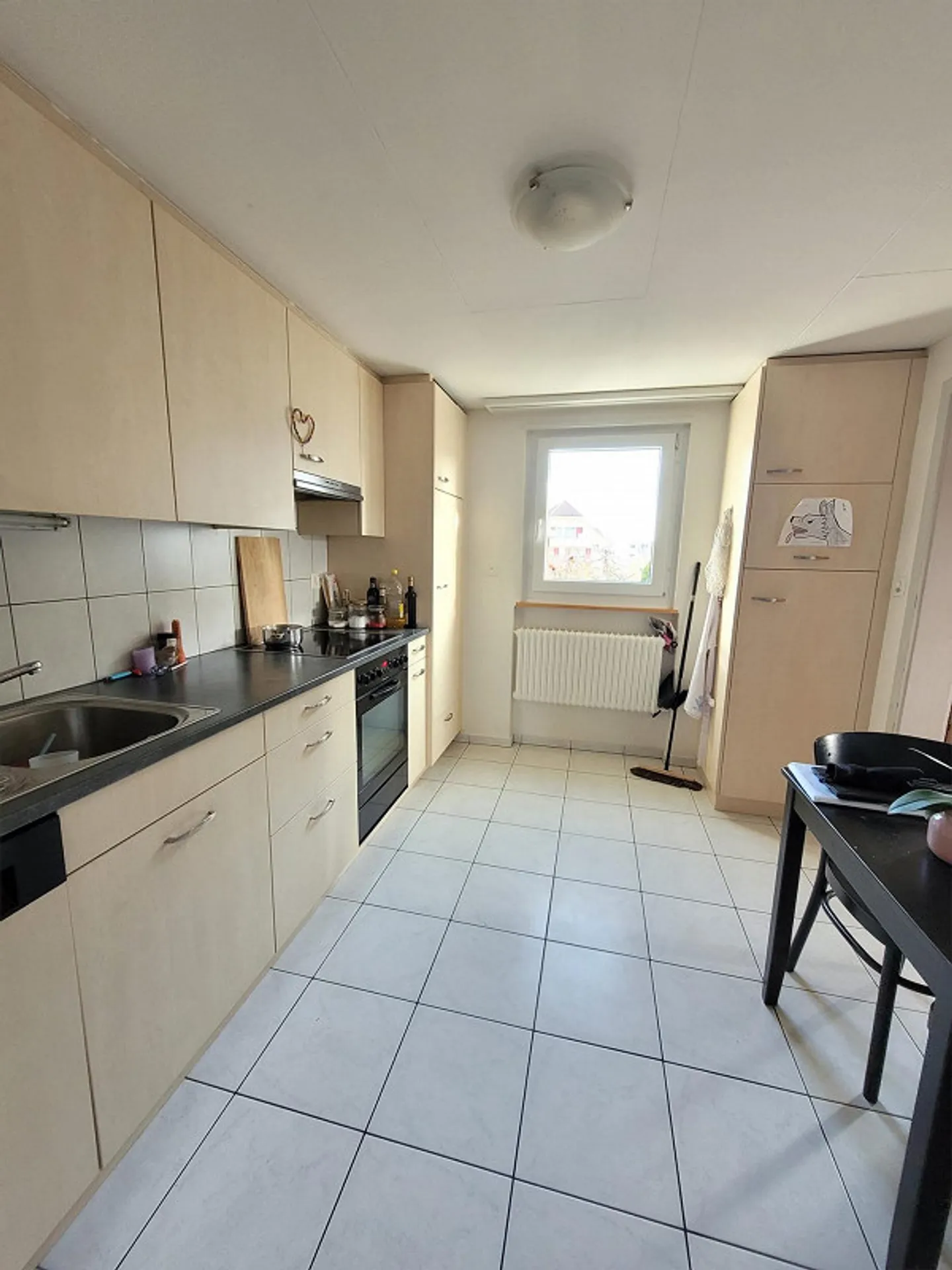 Ampio appartamento di 4 stanze in una casa bifamiliare - Foto 2 di 9