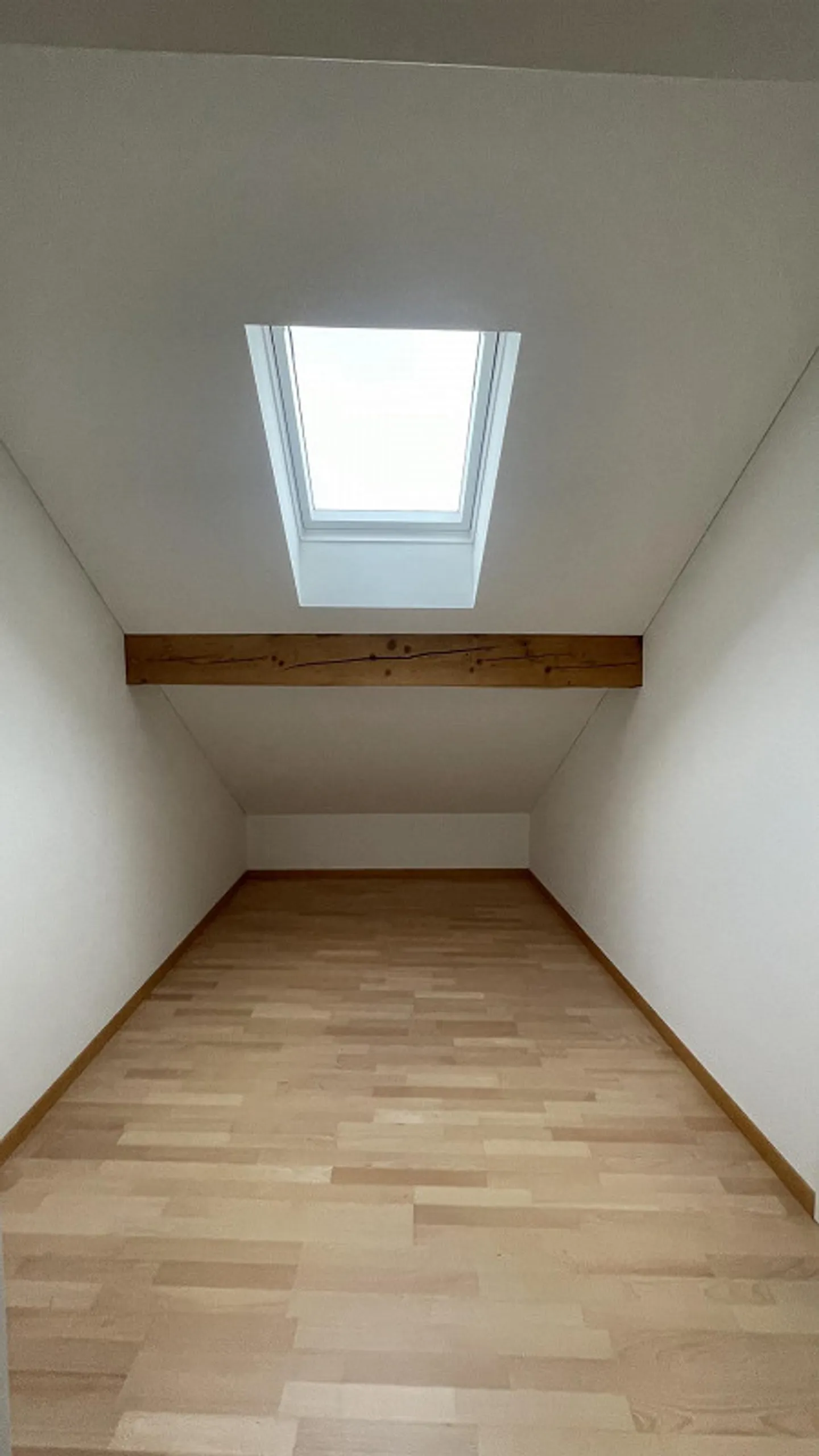 3.5-Room Attic Apartment - Photo 8 of 11