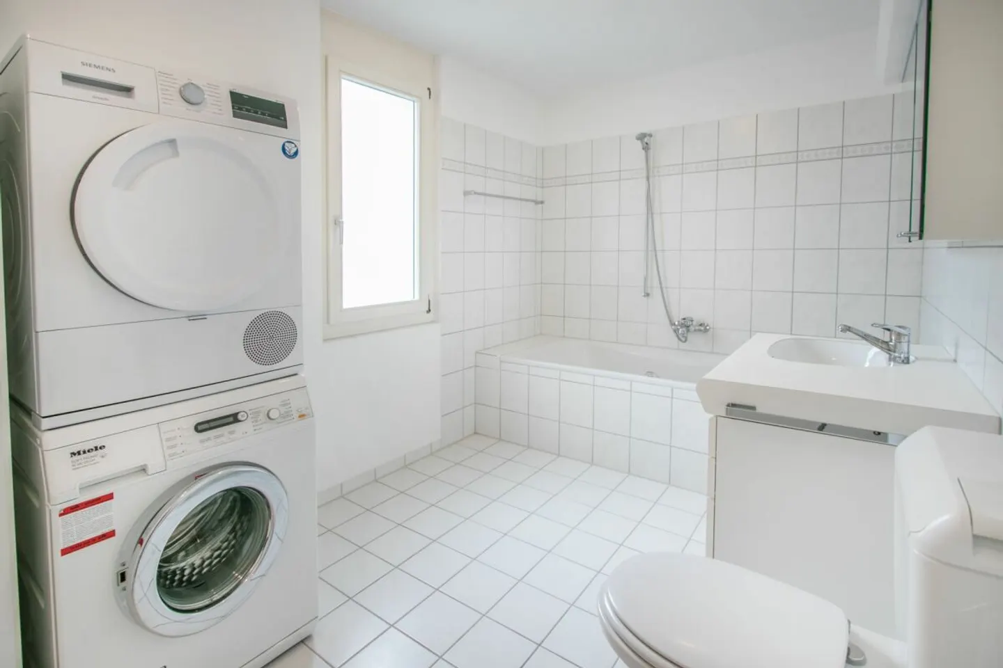 Appartement en duplex de 5,5 pièces avec deux balcons et un box de garage - Photo 6 sur 17