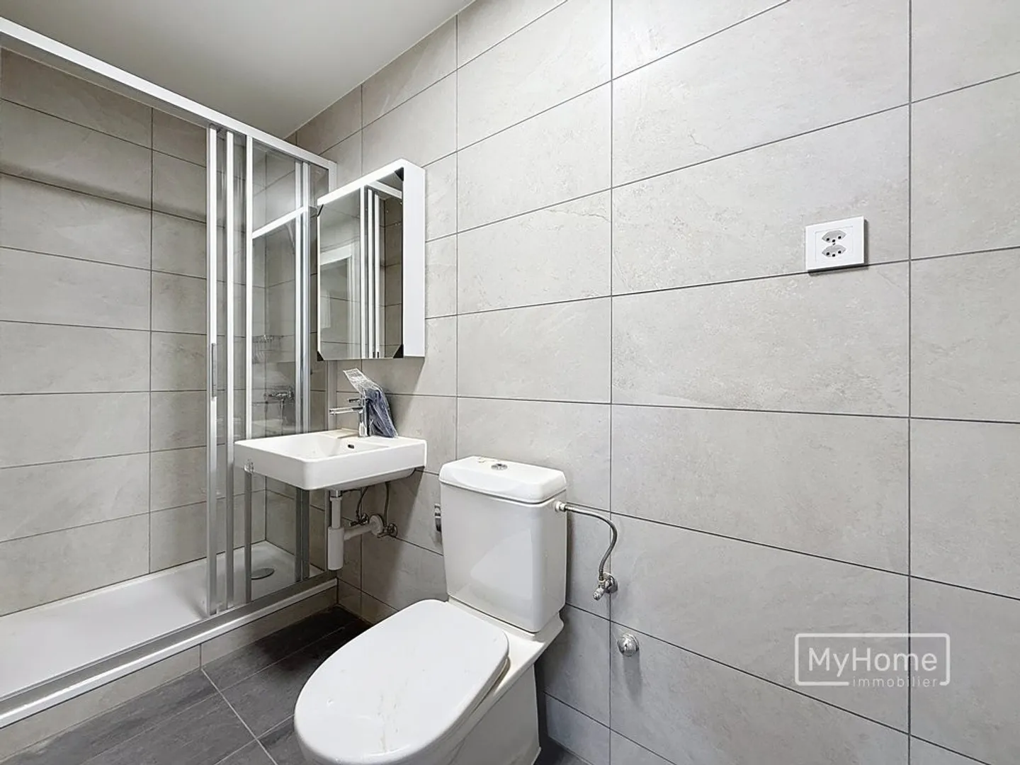Large 4.5-room apartment on the 1st floor - Photo 8 of 9