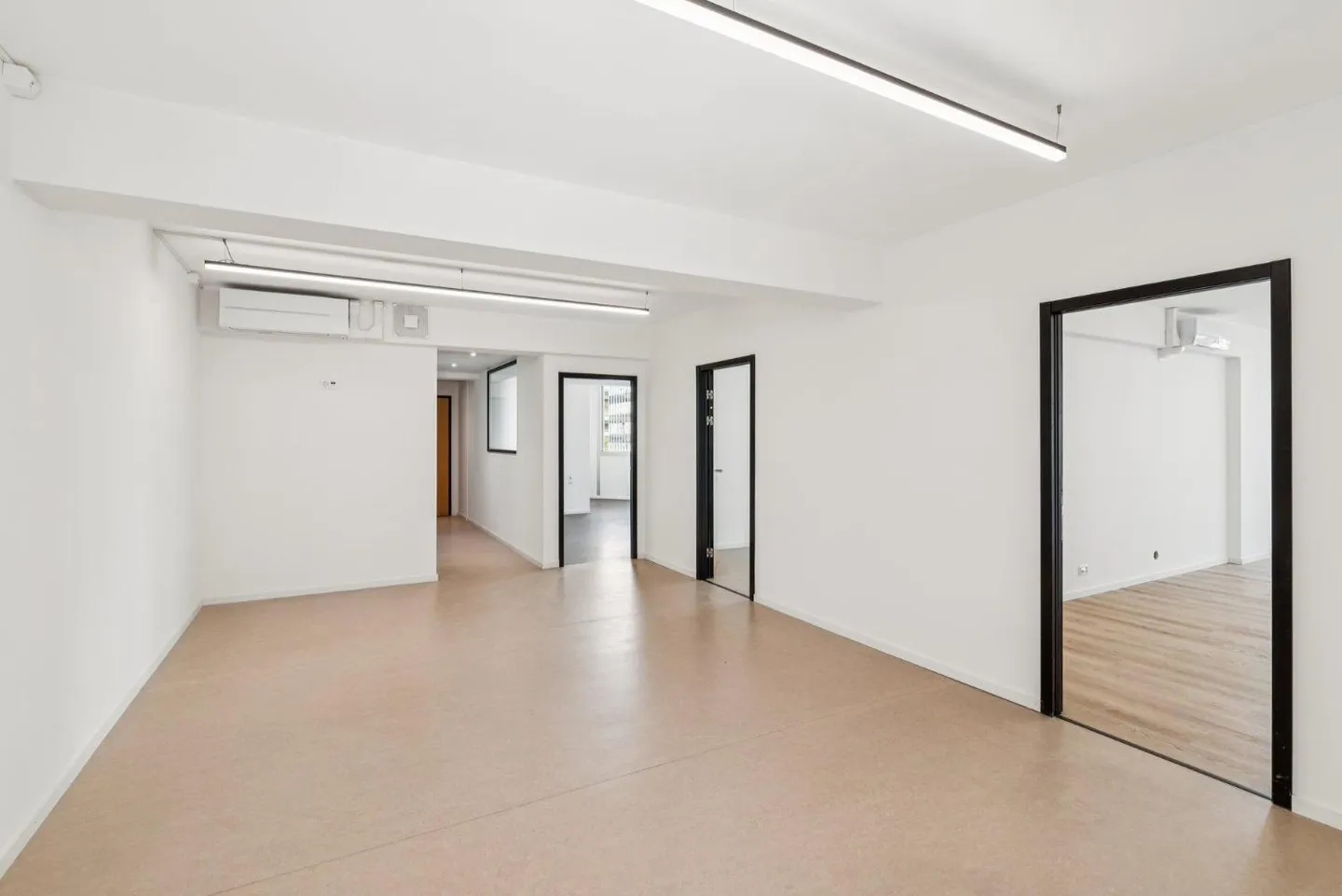Renovierte Büros in Genf - Foto 2 von 7