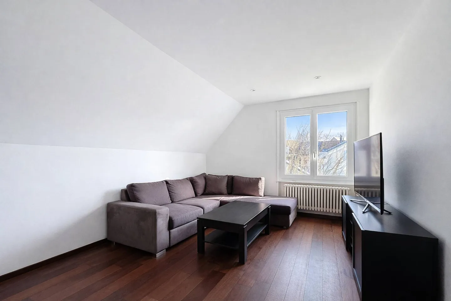 Elegante Familienvilla mit Innenpool, Sauna und Hammam - Foto 9 von 13