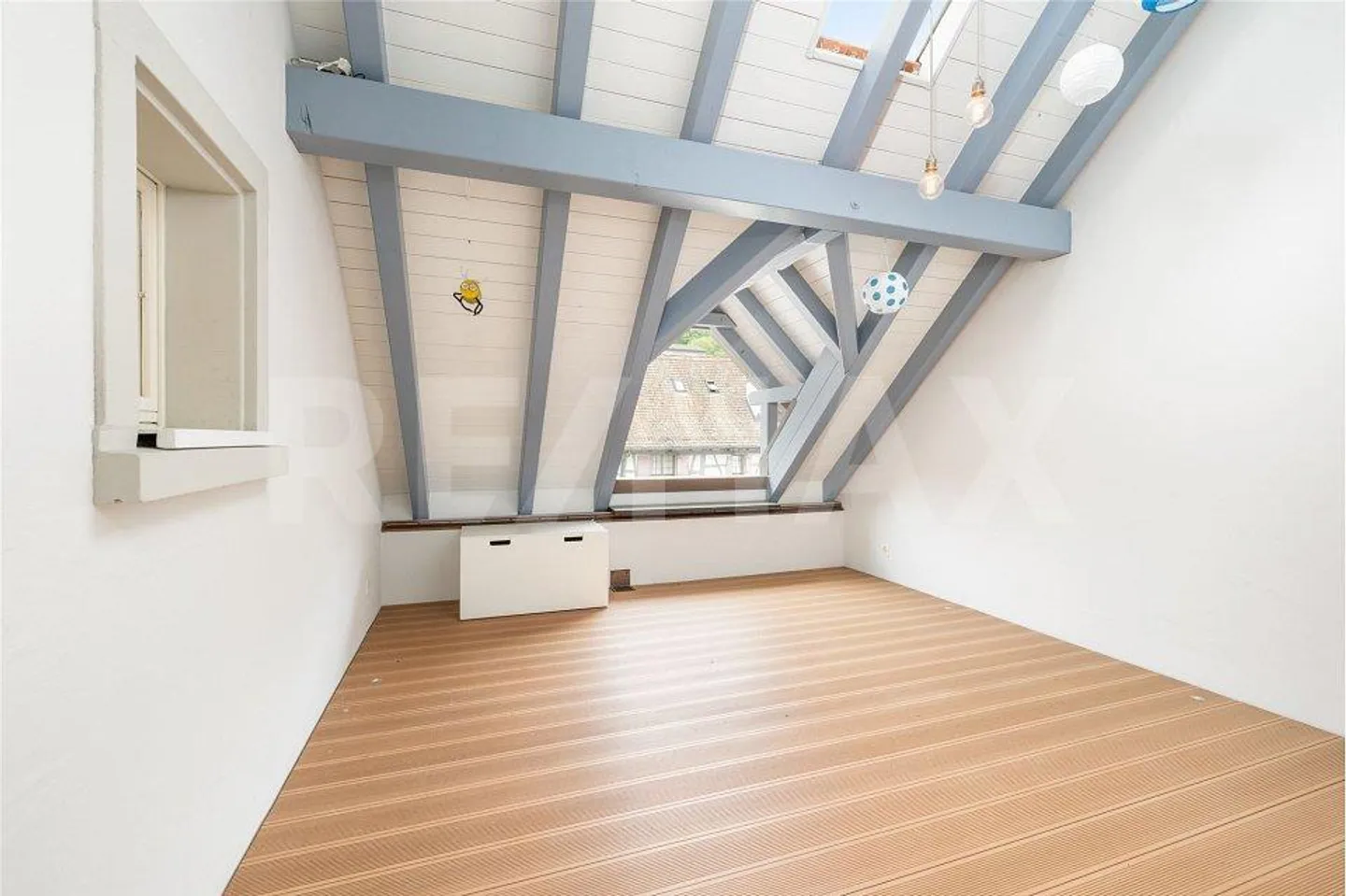 Maisonette con architettura unica e spazi abitativi versatili - Foto 4 di 13