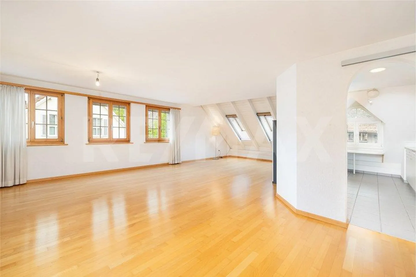 Maisonette con architettura unica e spazi abitativi versatili - Foto 6 di 13
