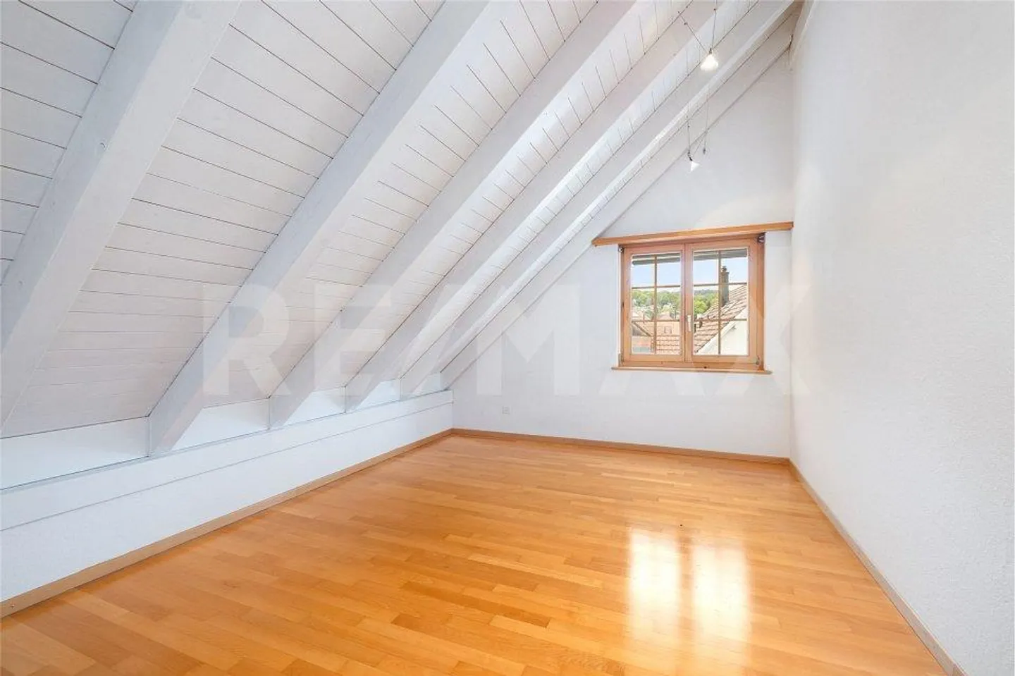Maisonette con architettura unica e spazi abitativi versatili - Foto 7 di 13
