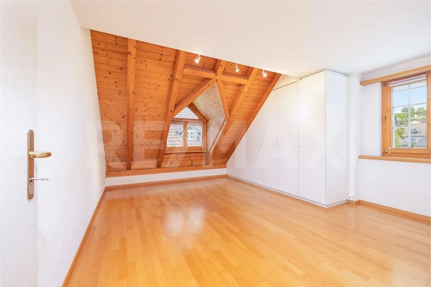 Maisonette con architettura unica e spazi abitativi versatili - Foto 11 di 13