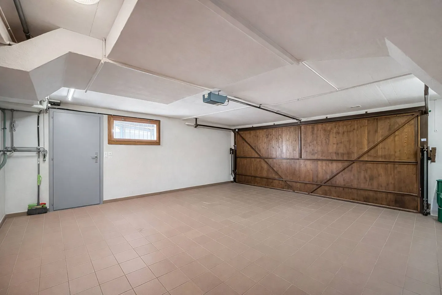 Elegante Familienvilla mit Innenpool, Sauna und Hammam - Foto 12 von 13