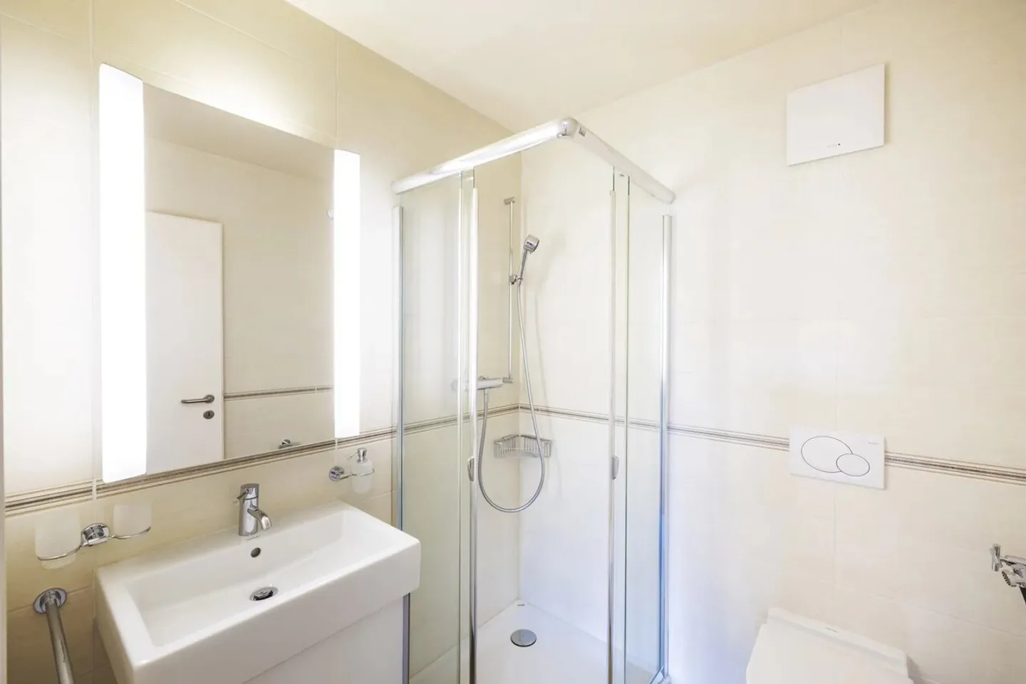 Superb penthouse in the heart of Montreux - Photo 10 of 11