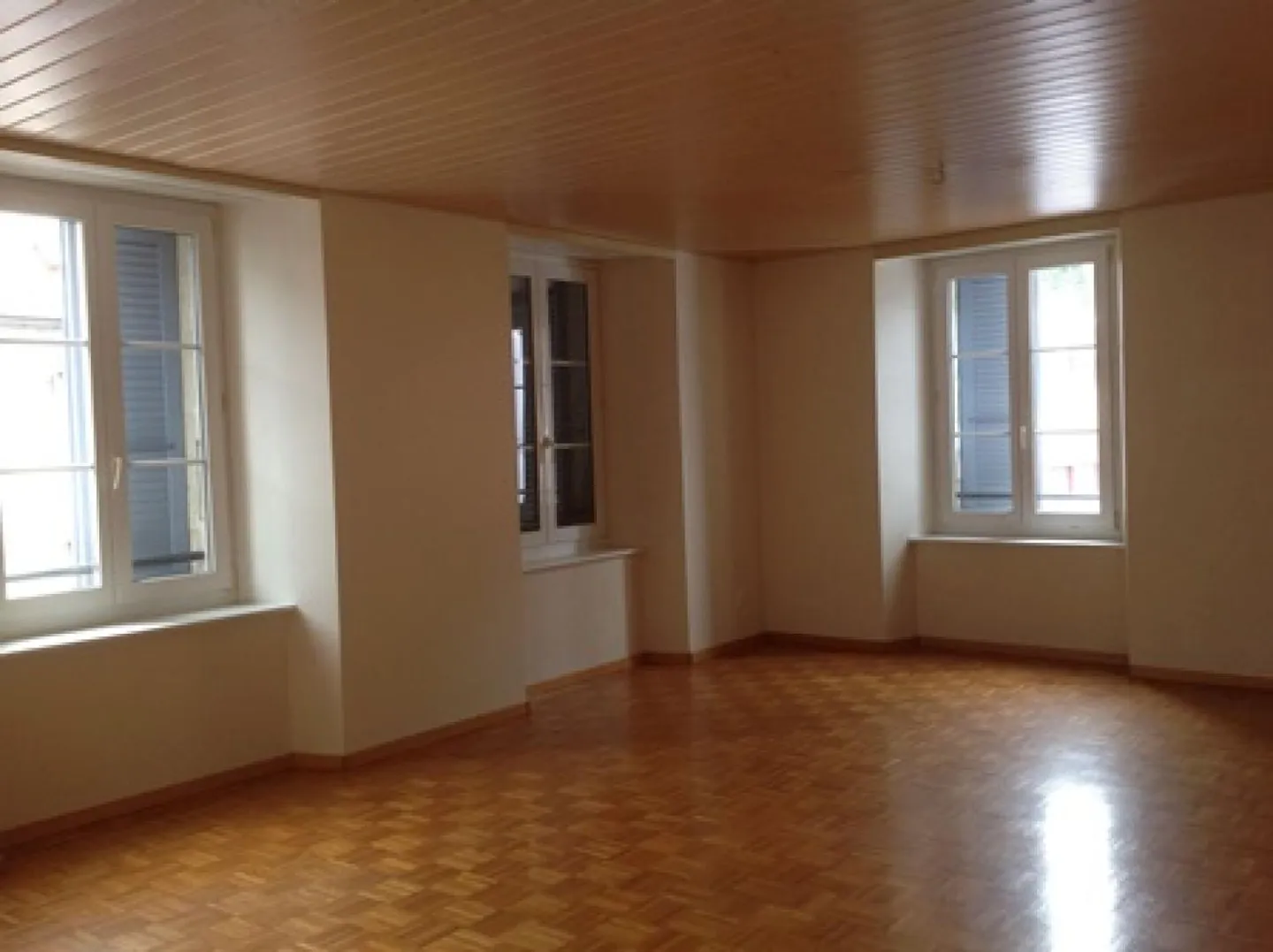 Appartement spacieux au centre-ville - Photo 1 sur 8
