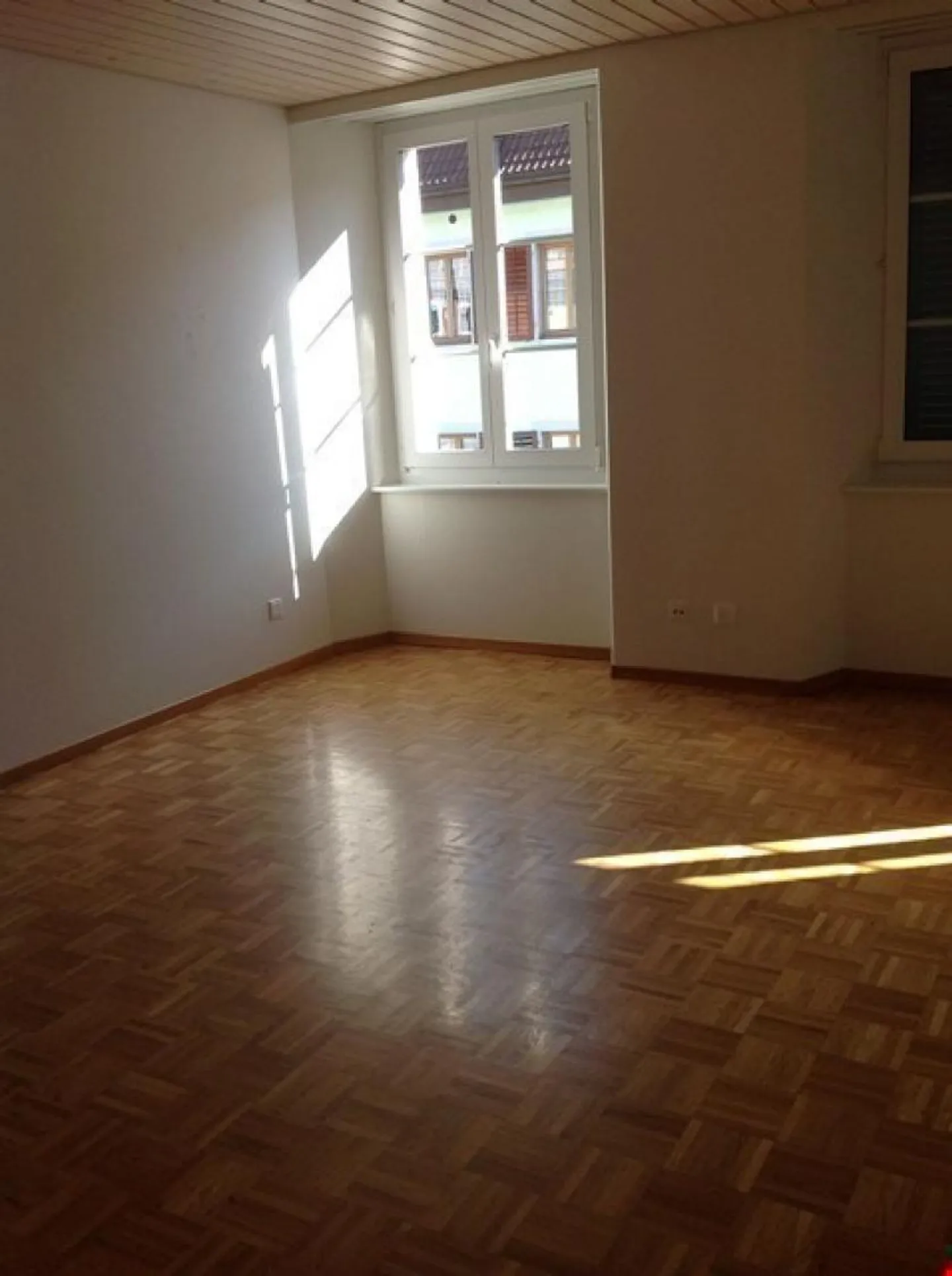 Appartement spacieux au centre-ville - Photo 3 sur 8