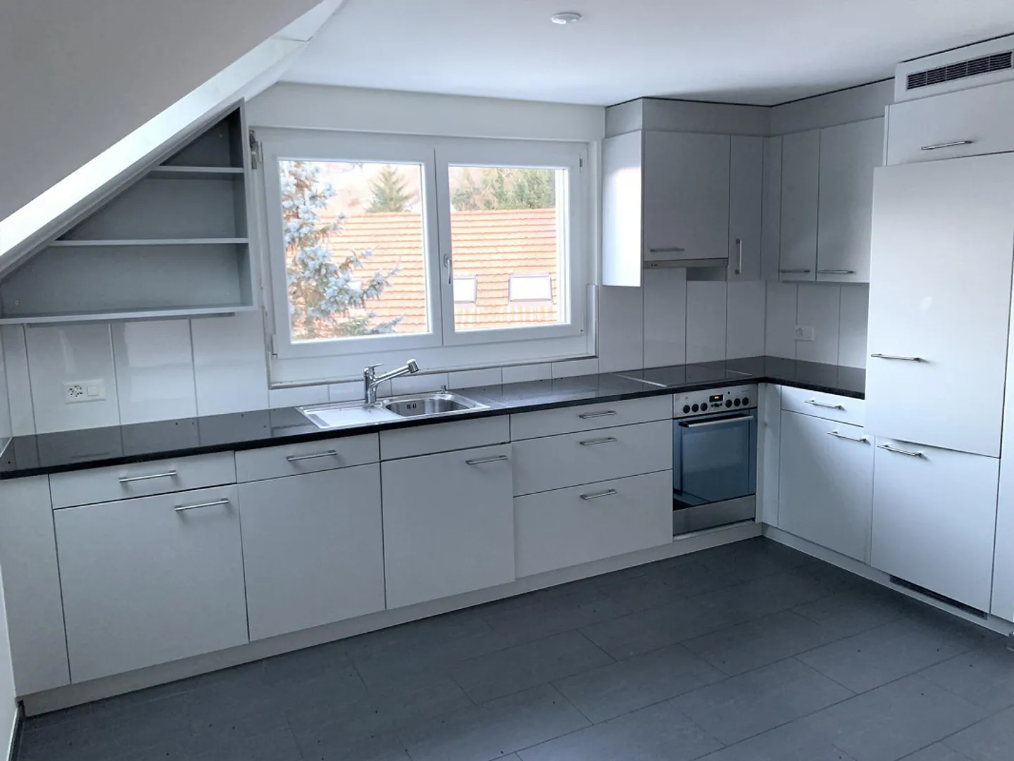 Appartement en duplex de 5,5 pièces situé au calme près de la gare - Photo 1 sur 16