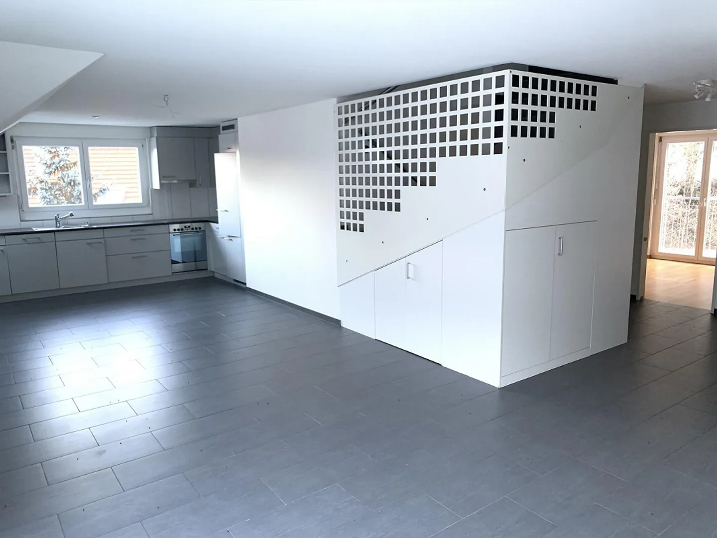 Appartement en duplex de 5,5 pièces situé au calme près de la gare - Photo 2 sur 16