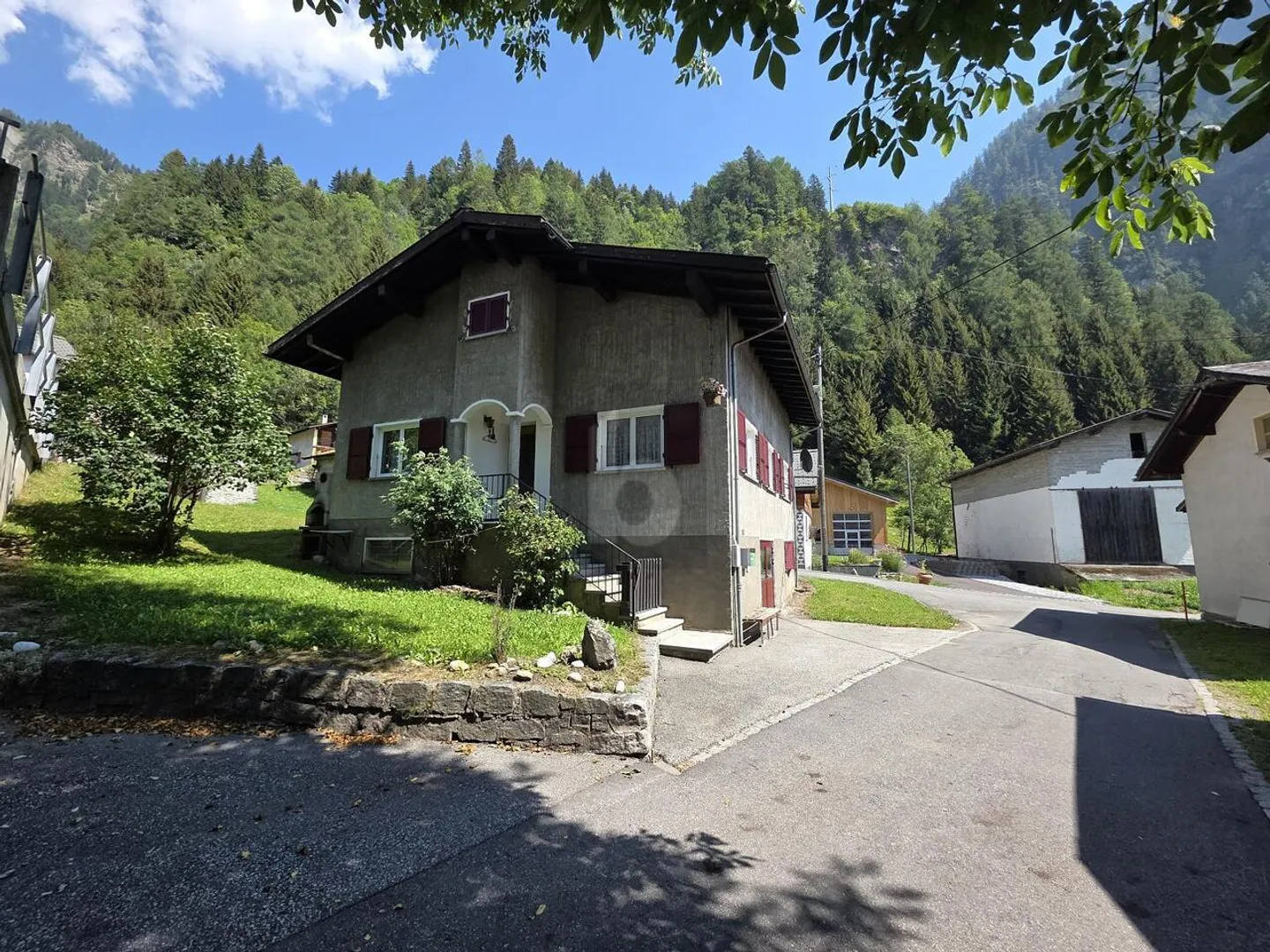 SUPER PREIS!!! IN EINER RUHIGEN UND SONNIGEN LAGE - Foto 1 von 4