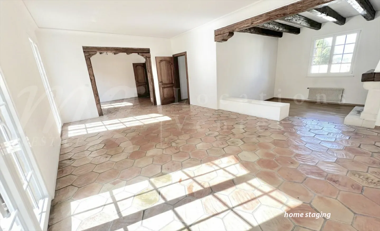 Exklusiv! SEHR GROSSES FAMILIENHAUS MIT 300 m2 NUTZFLÄCHE UND GARTEN - 5 c - Foto 2 von 13