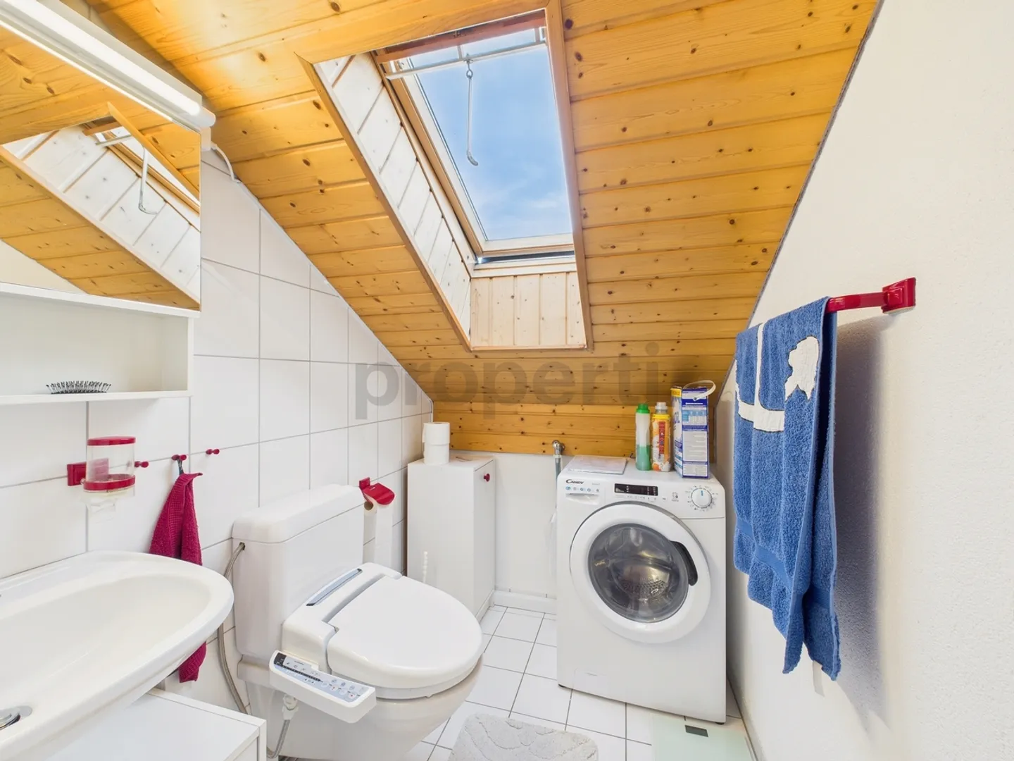 Charming 4-Room Penthouse in Fahrwangen - Photo 10 of 13