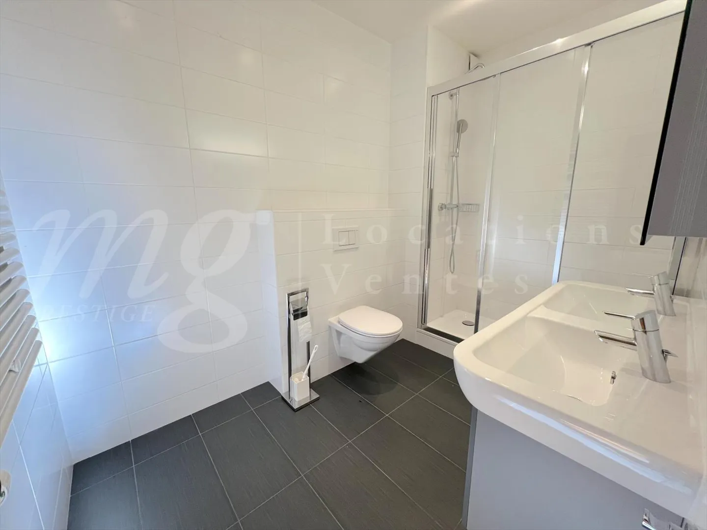 Exklusiv! SEHR GROSSES FAMILIENHAUS MIT 300 m2 NUTZFLÄCHE UND GARTEN - 5 c - Foto 8 von 13