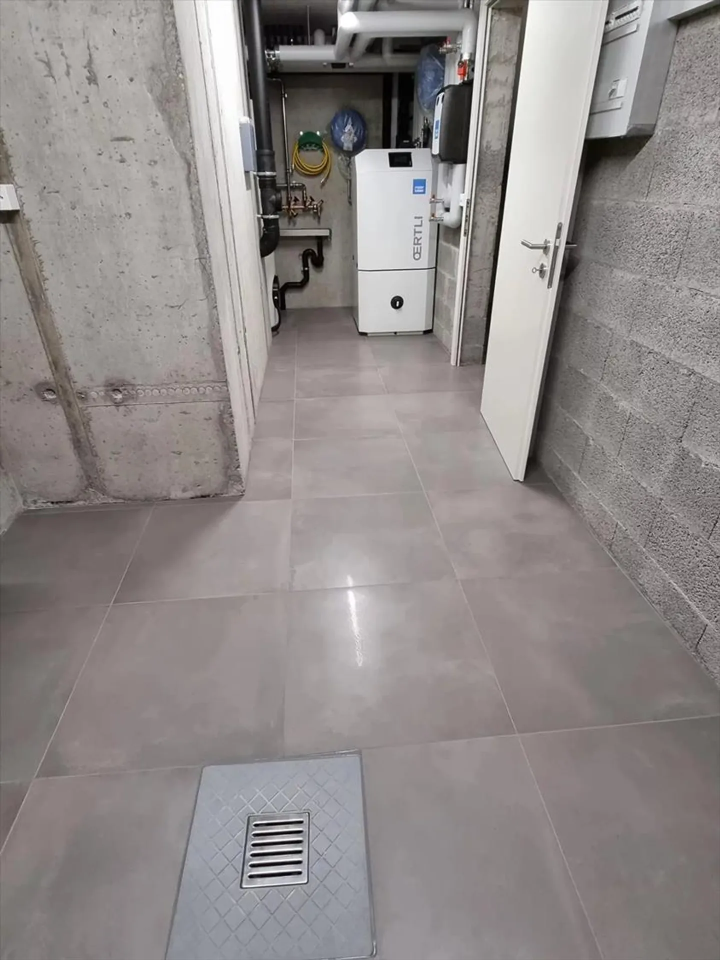 Neu gebautes Haus mit 5,5 Zimmern auf 3 Ebenen - Foto 10 von 11