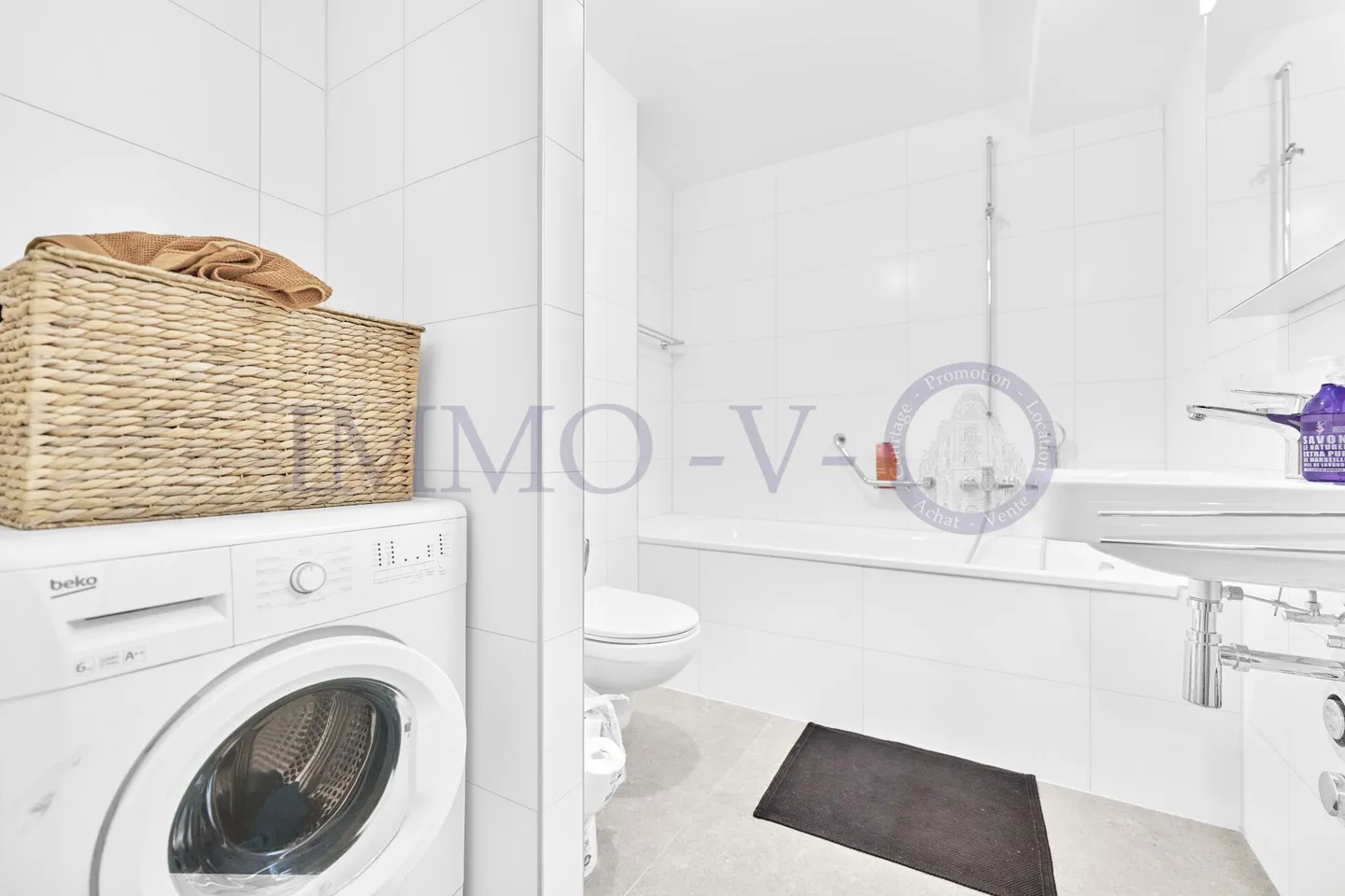 DE STANDING ET RENVOVE AVEC CACHET ET BALCON - Foto 6 di 8