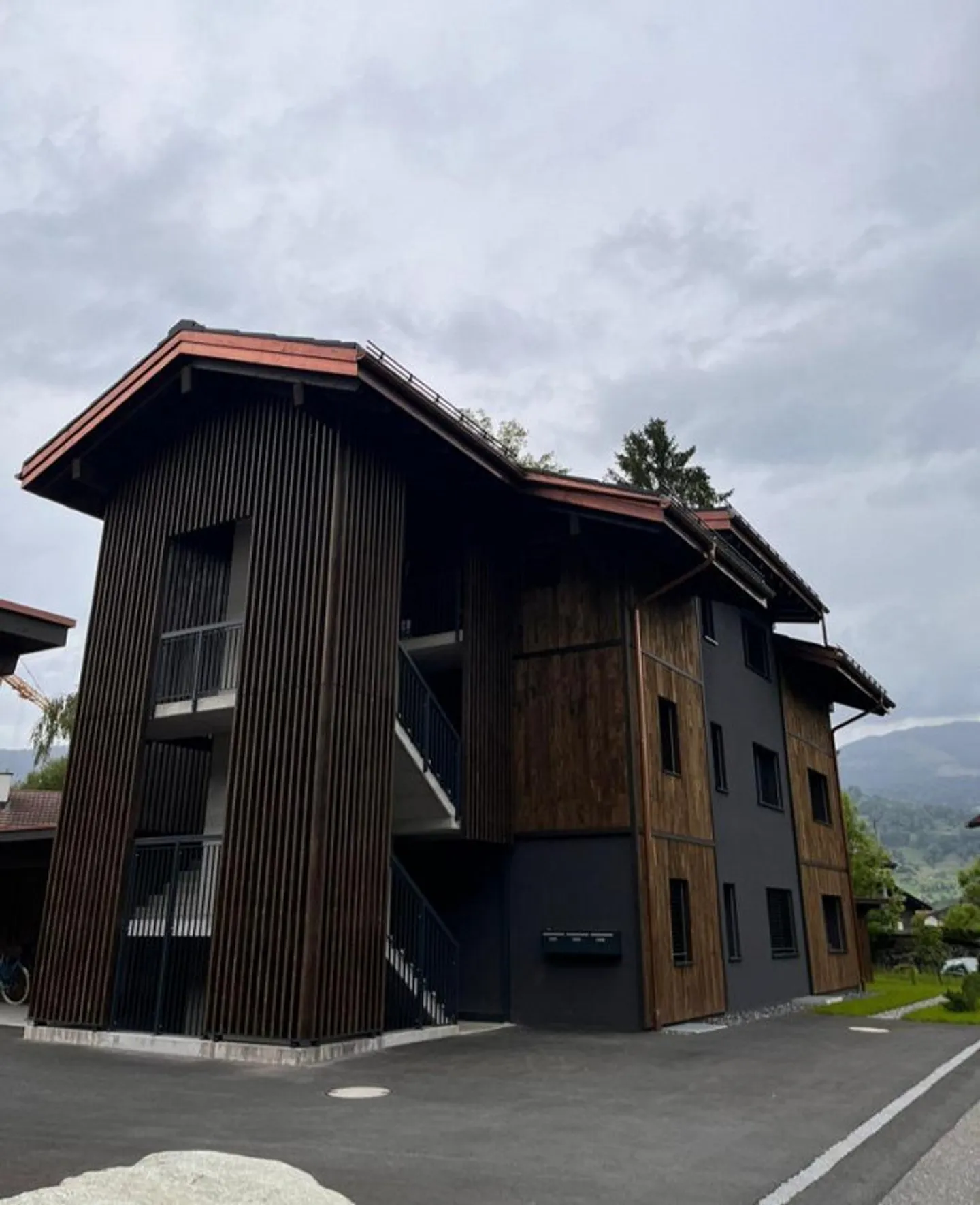 Appartement moderne de 4,5 pièces disponible à partir du 1er juillet 2026 - Photo 1 sur 7