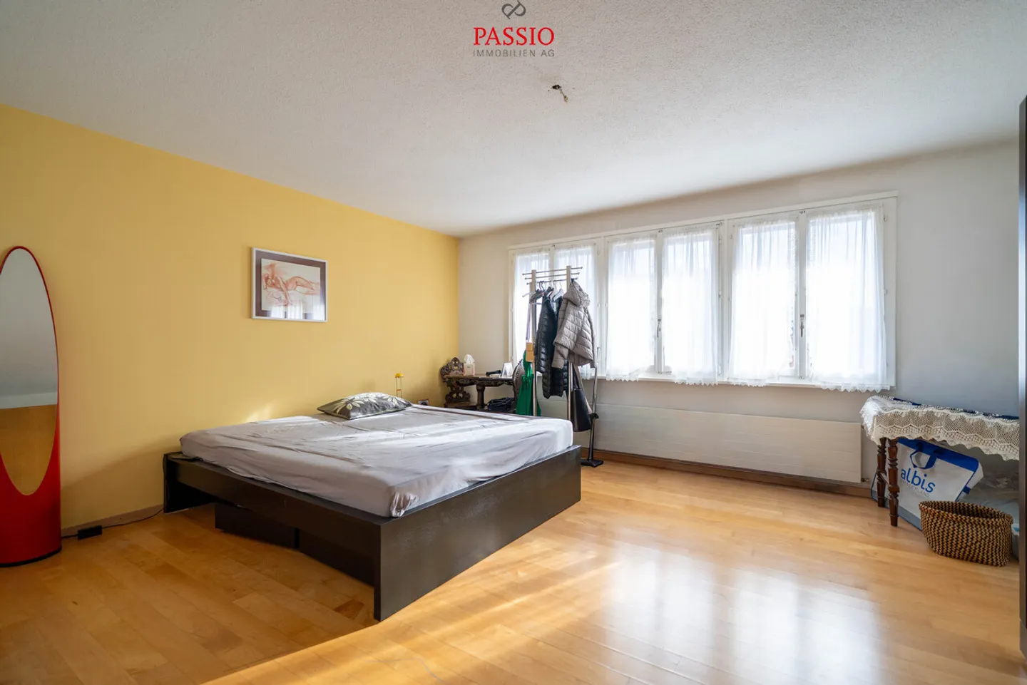 7.5-Room Semi-Detached House with Lake View and Potential - Photo 22 of 34