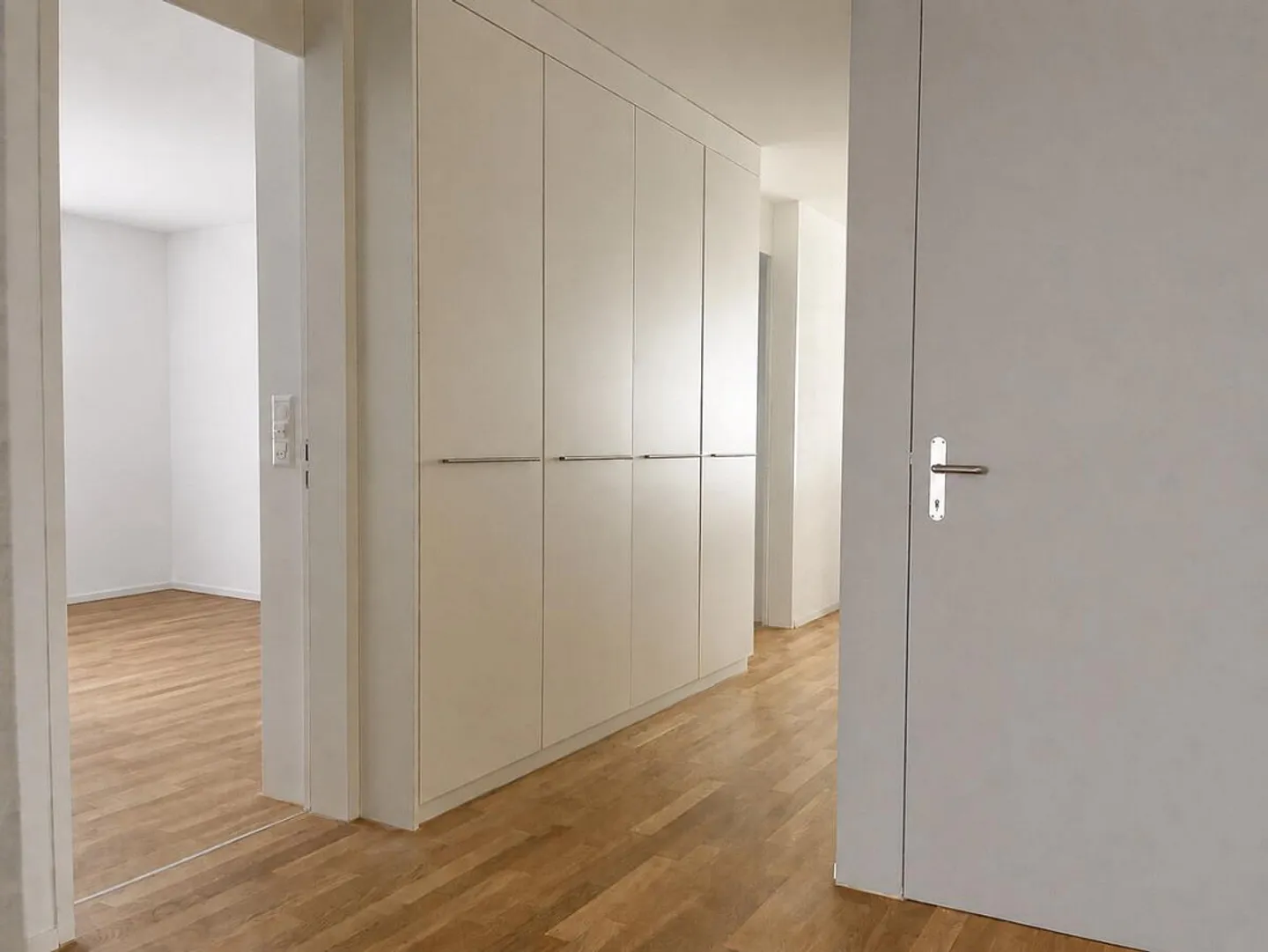 Appartement au rez-de-chaussée avec place de parking et salle de bricolage - Photo 4 sur 7