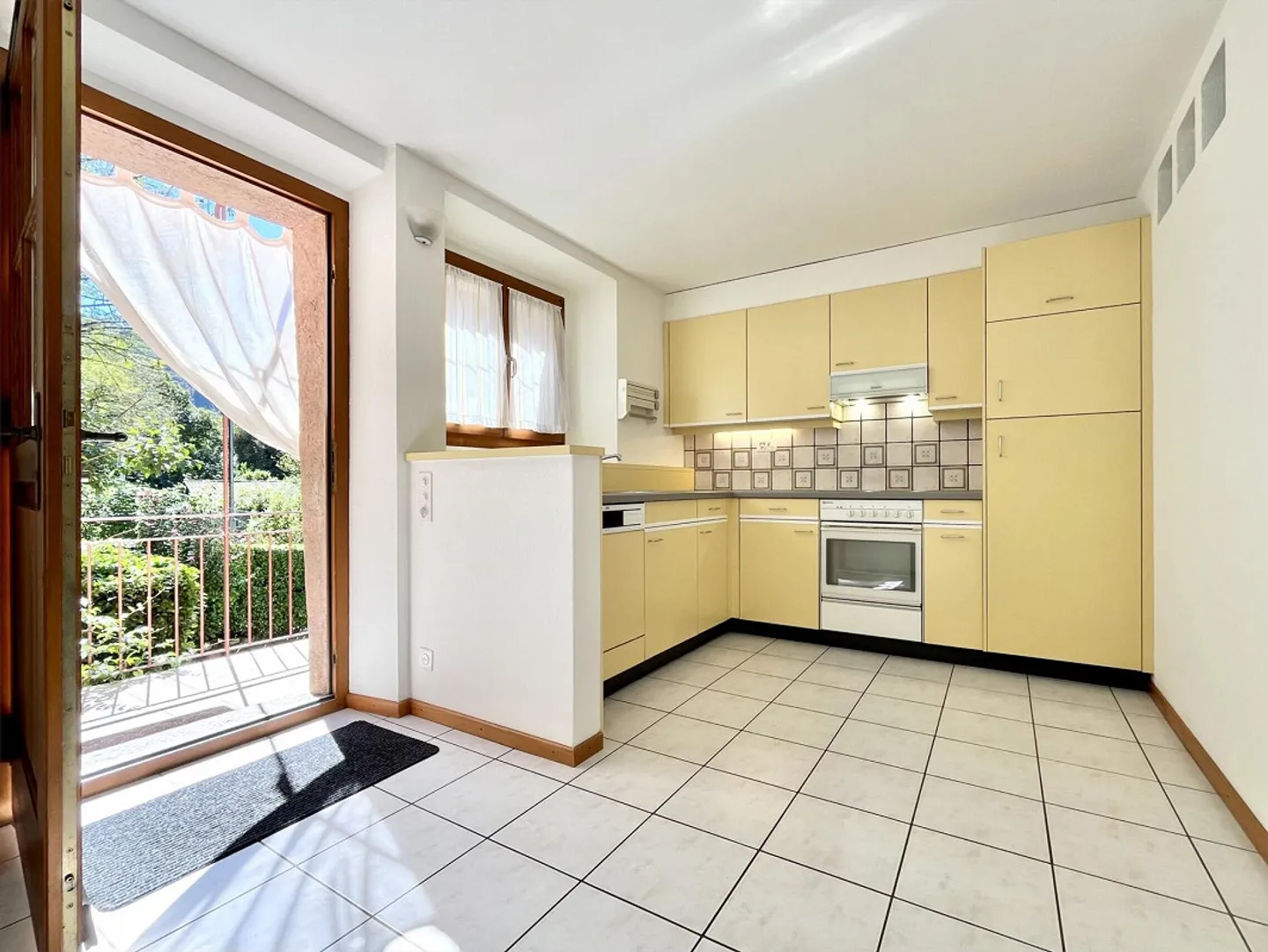 Rental House Tessin 3.5 Rooms with Courtyard in Barbengo - Photo 1 of 9